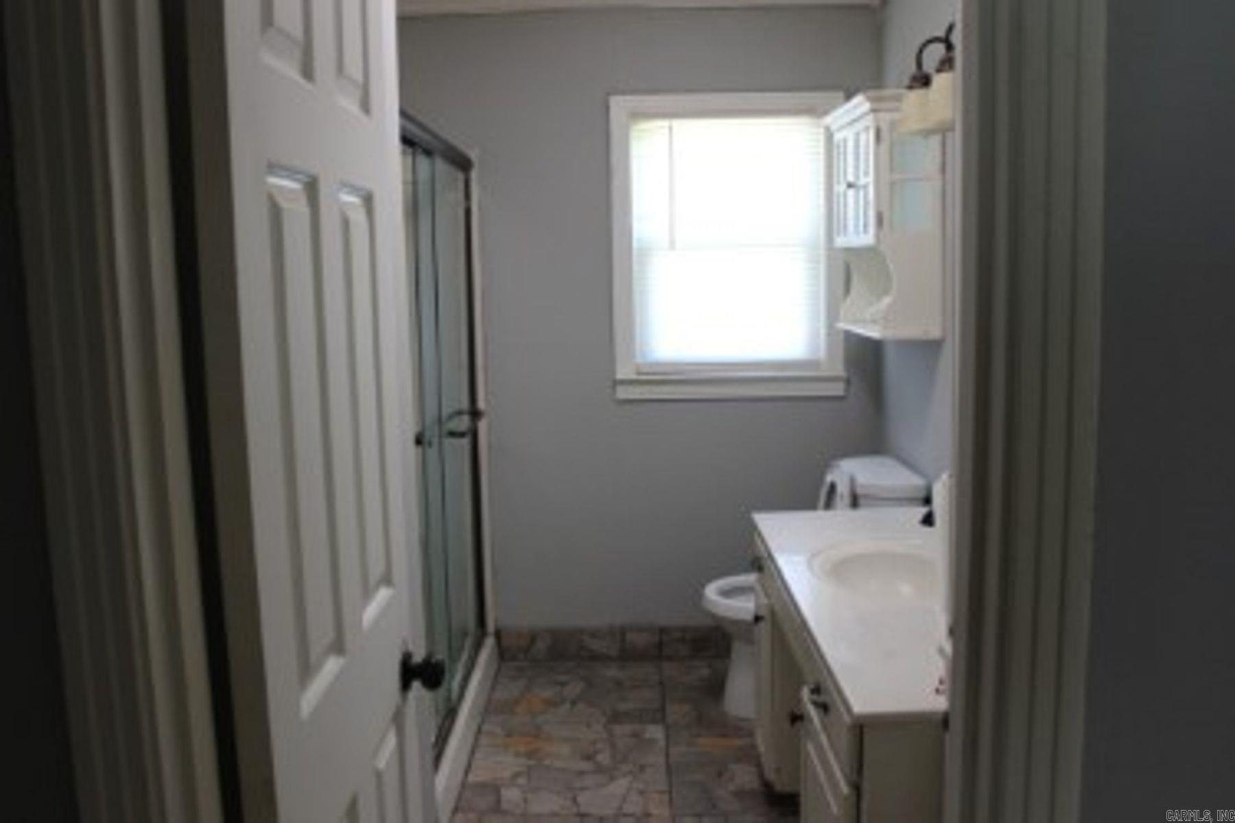 3806 S Highway 229 Property Photo 9