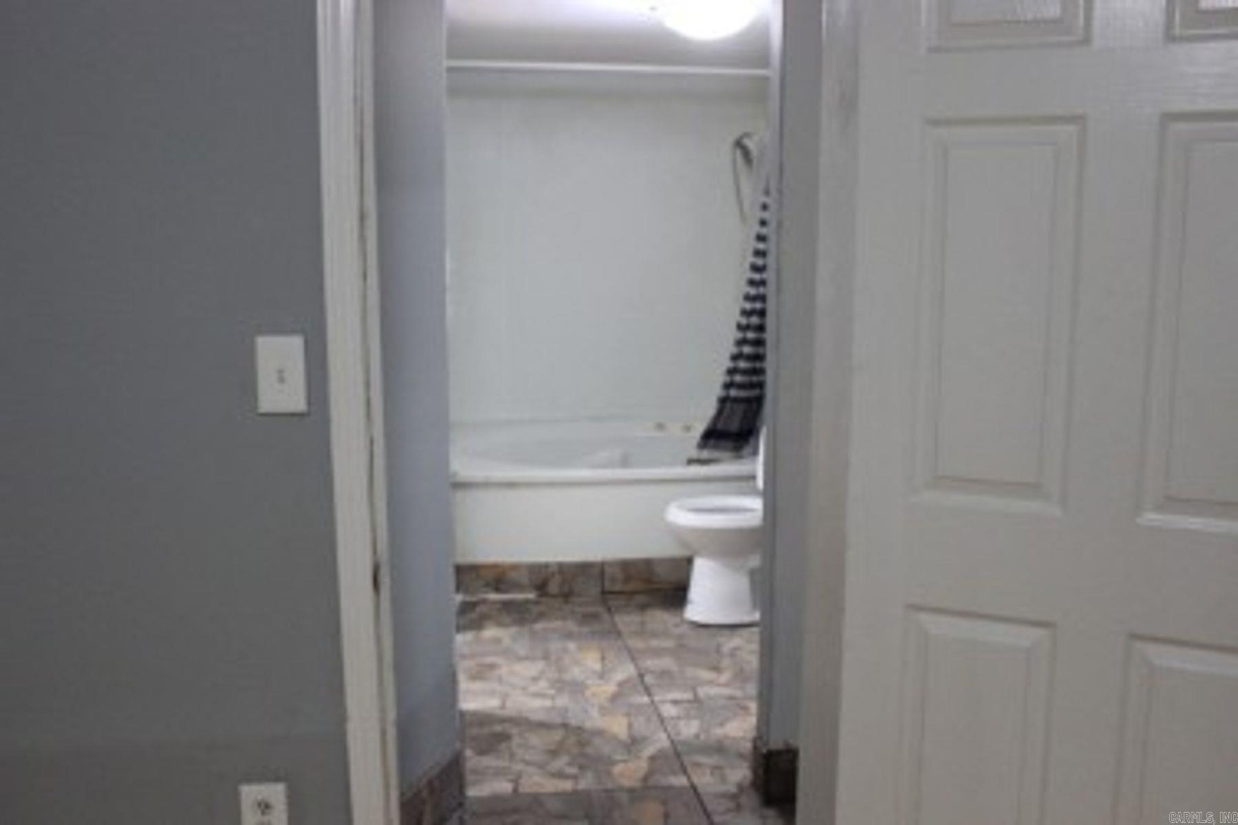 3806 S Highway 229 Property Photo 10