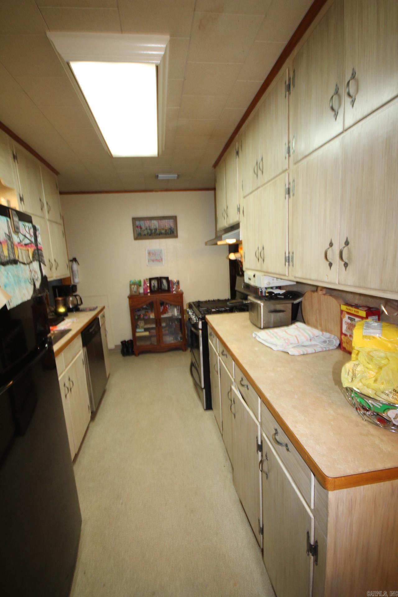 115 W Spring Street Property Photo 3