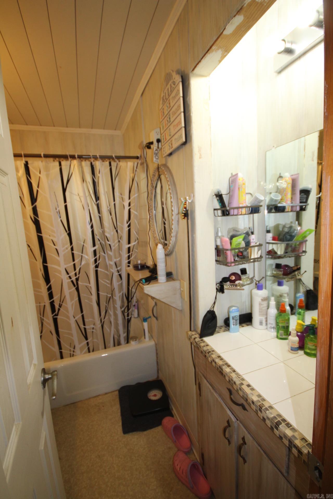 115 W Spring Street Property Photo 11