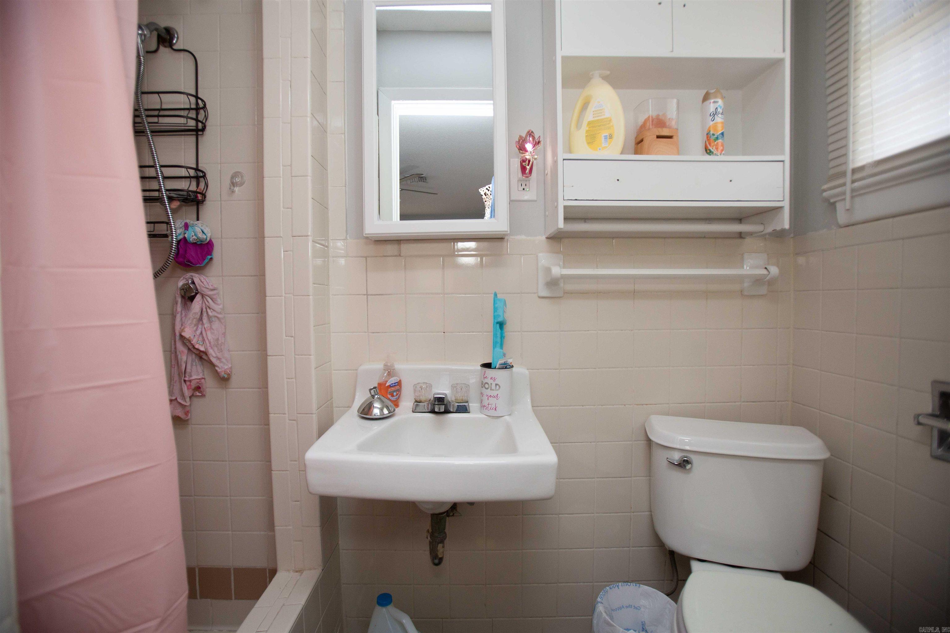 5700 Windamere Drive Property Photo 14