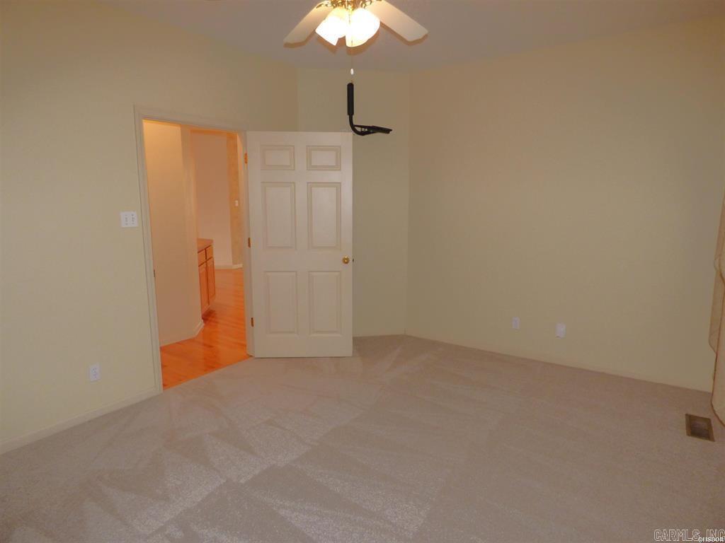 103 Creekview Terrace Property Photo 28