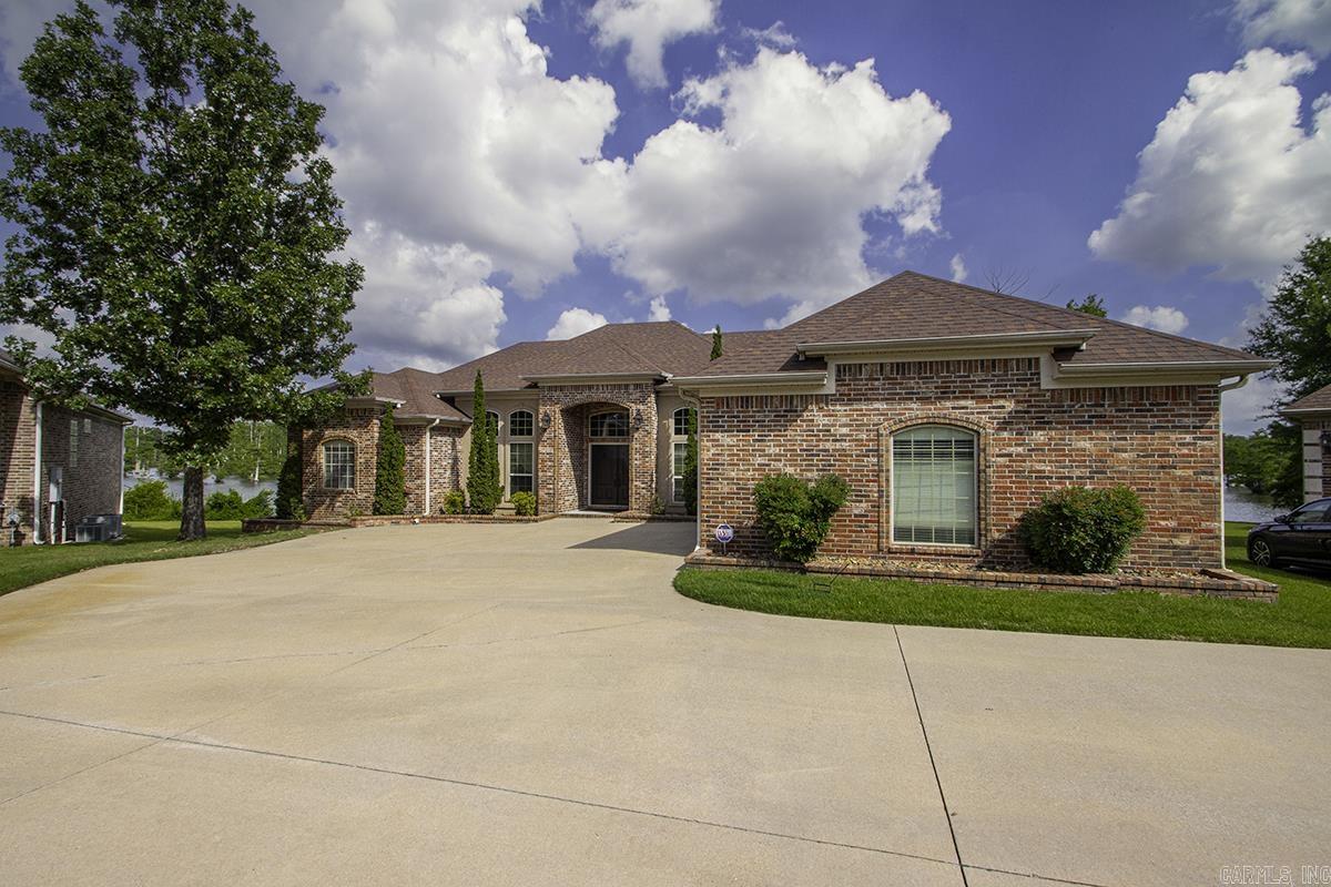 2517 Forrest Lakes Cove Property Photo 2