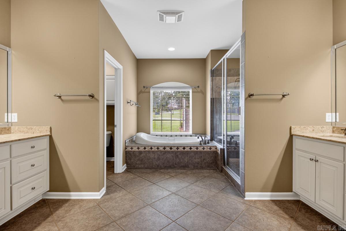 2517 Forrest Lakes Cove Property Photo 28