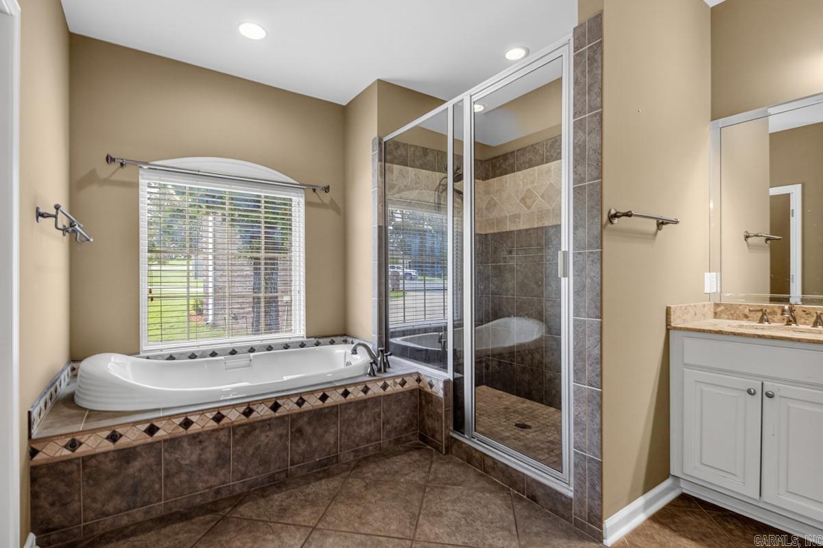 2517 Forrest Lakes Cove Property Photo 29