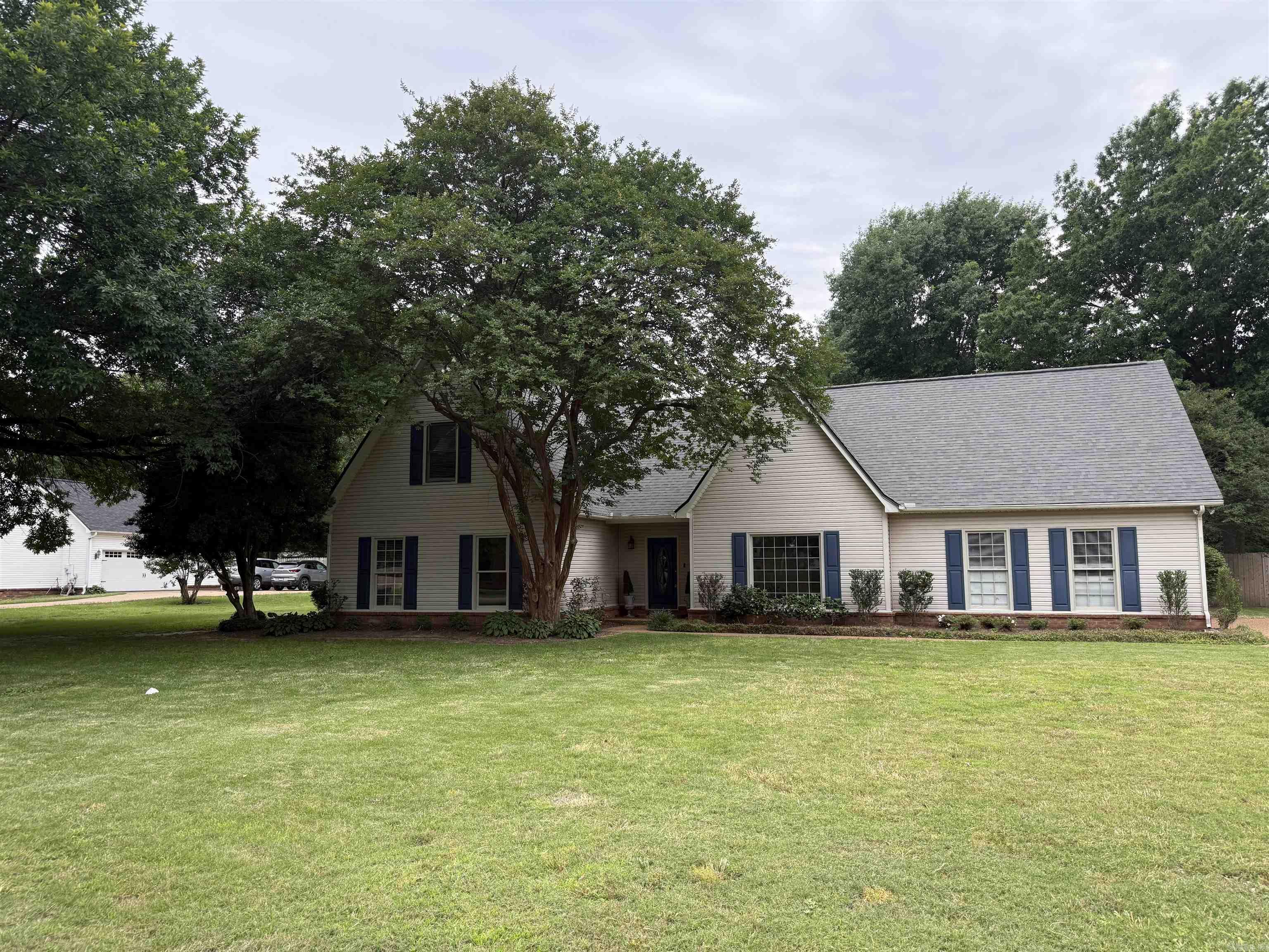 208 Delta Dr Drive Property Photo 1