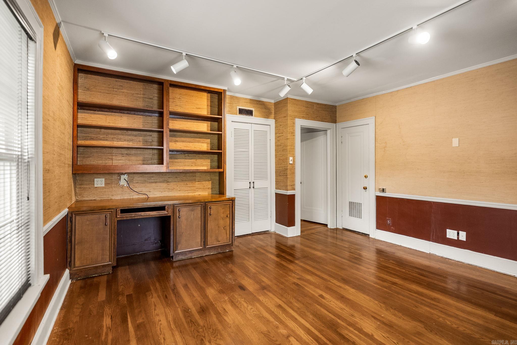 1600 N Jackson Property Photo 32