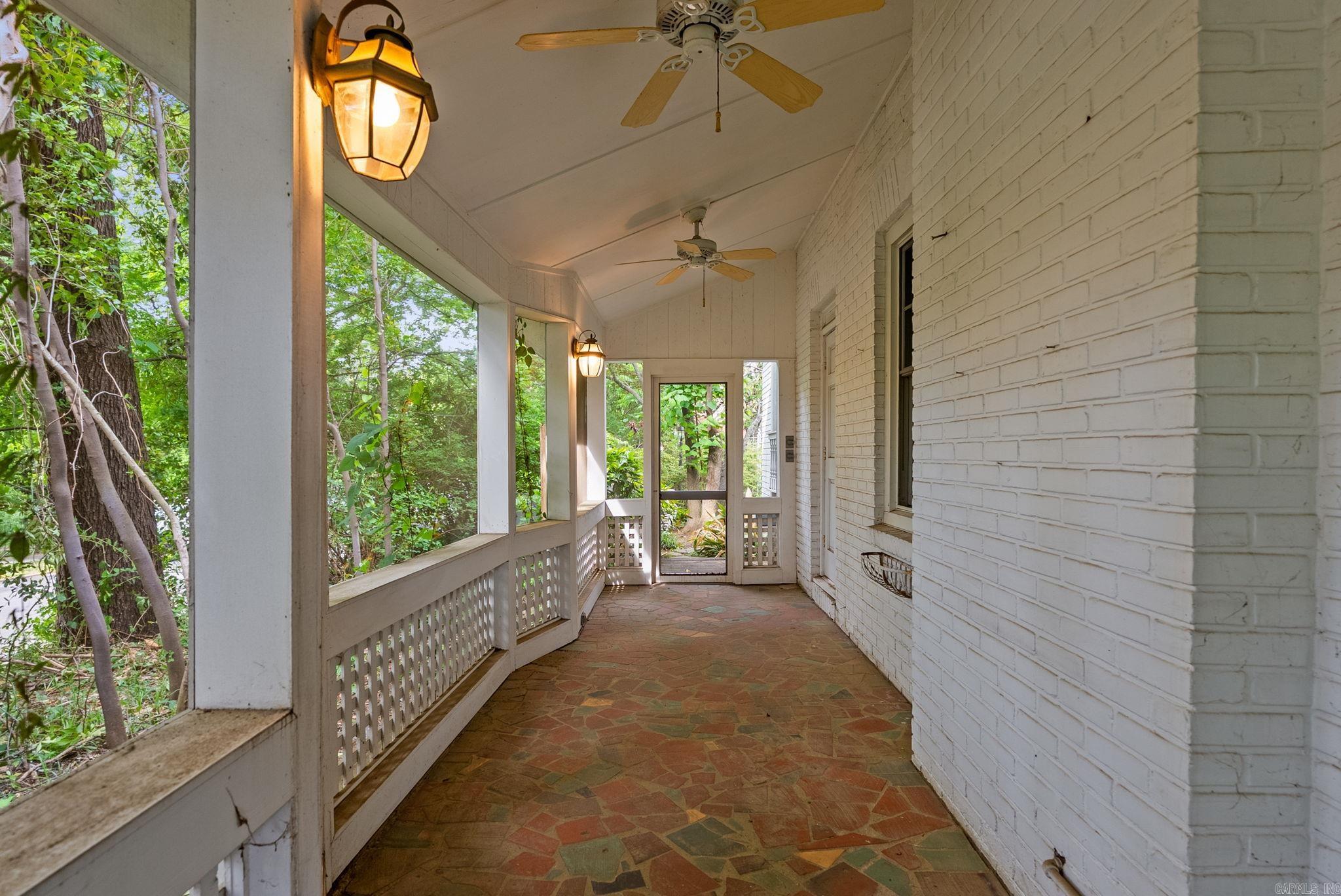 1600 N Jackson Property Photo 37