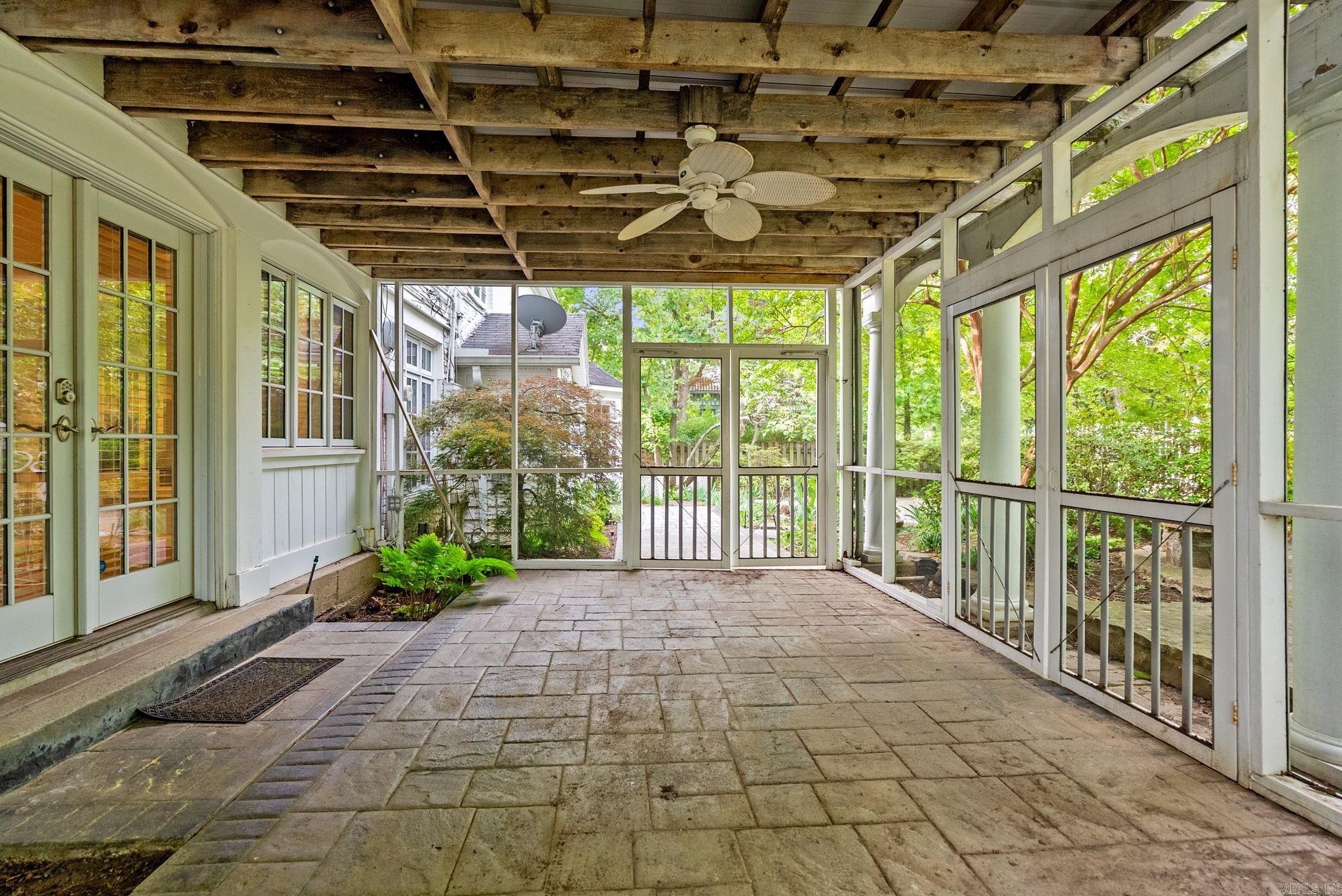 1600 N Jackson Property Photo 38