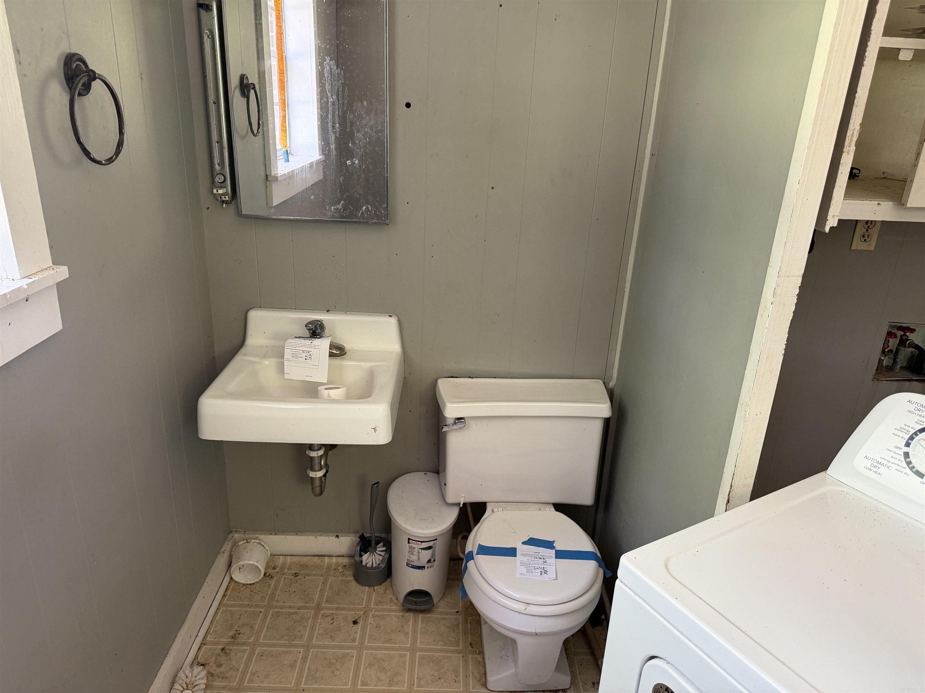 718 W Cross St Property Photo 19