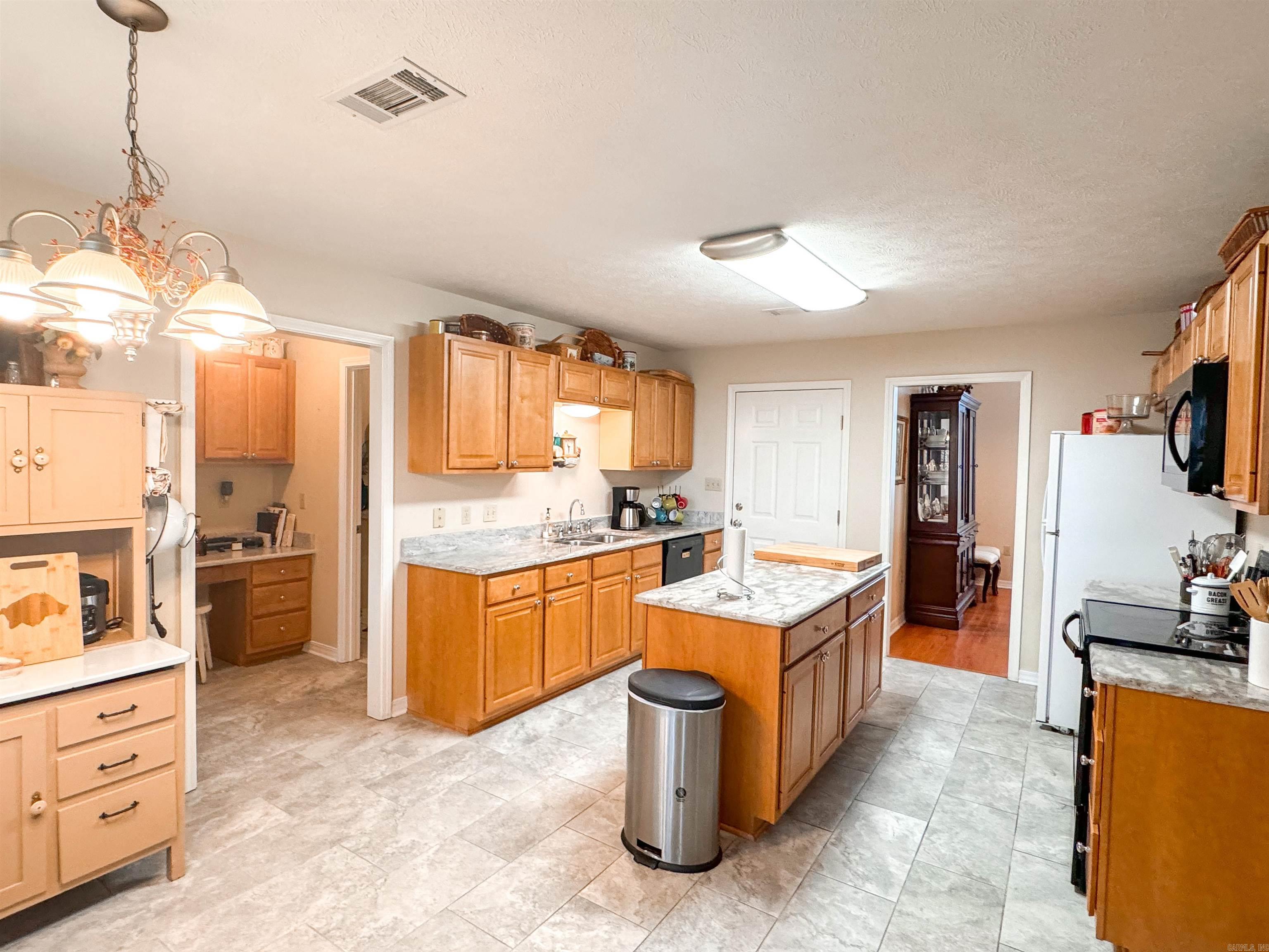 1502 Lauren Property Photo 18