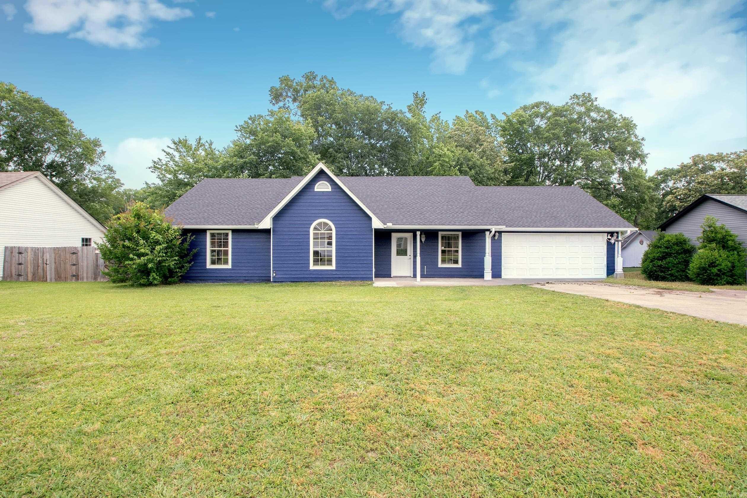 44 Red Oak Dr Property Photo 1