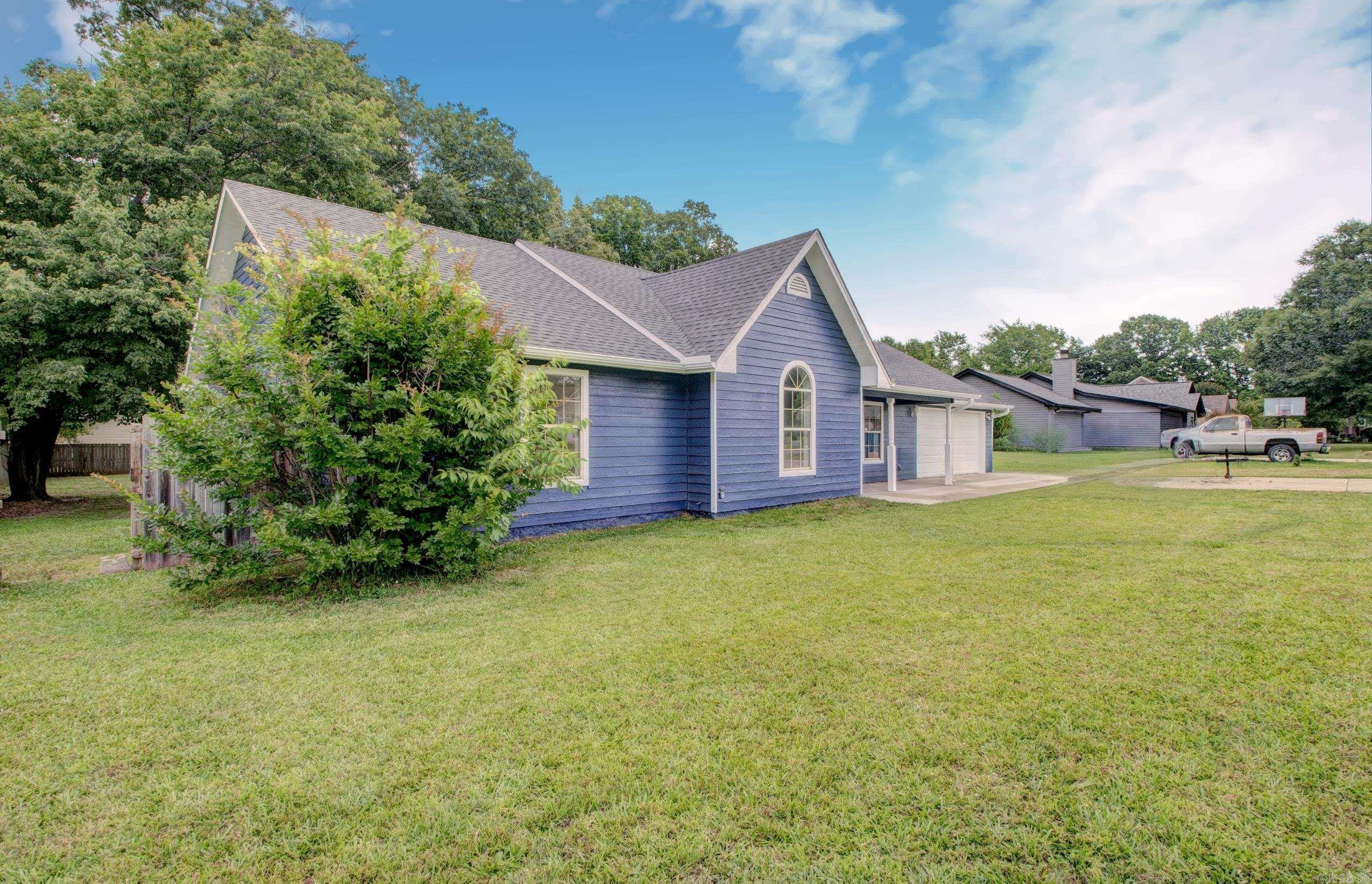 44 Red Oak Dr Property Photo 2