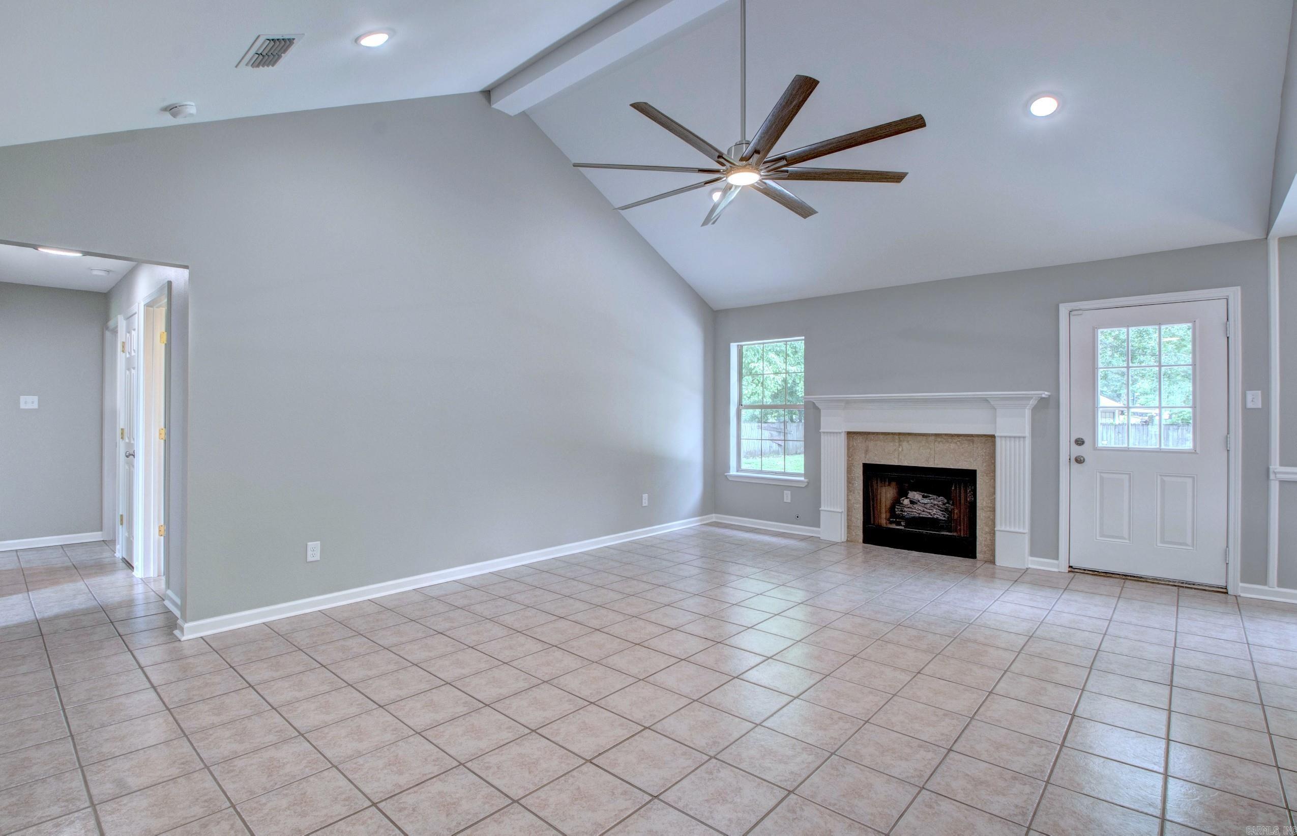 44 Red Oak Dr Property Photo 5