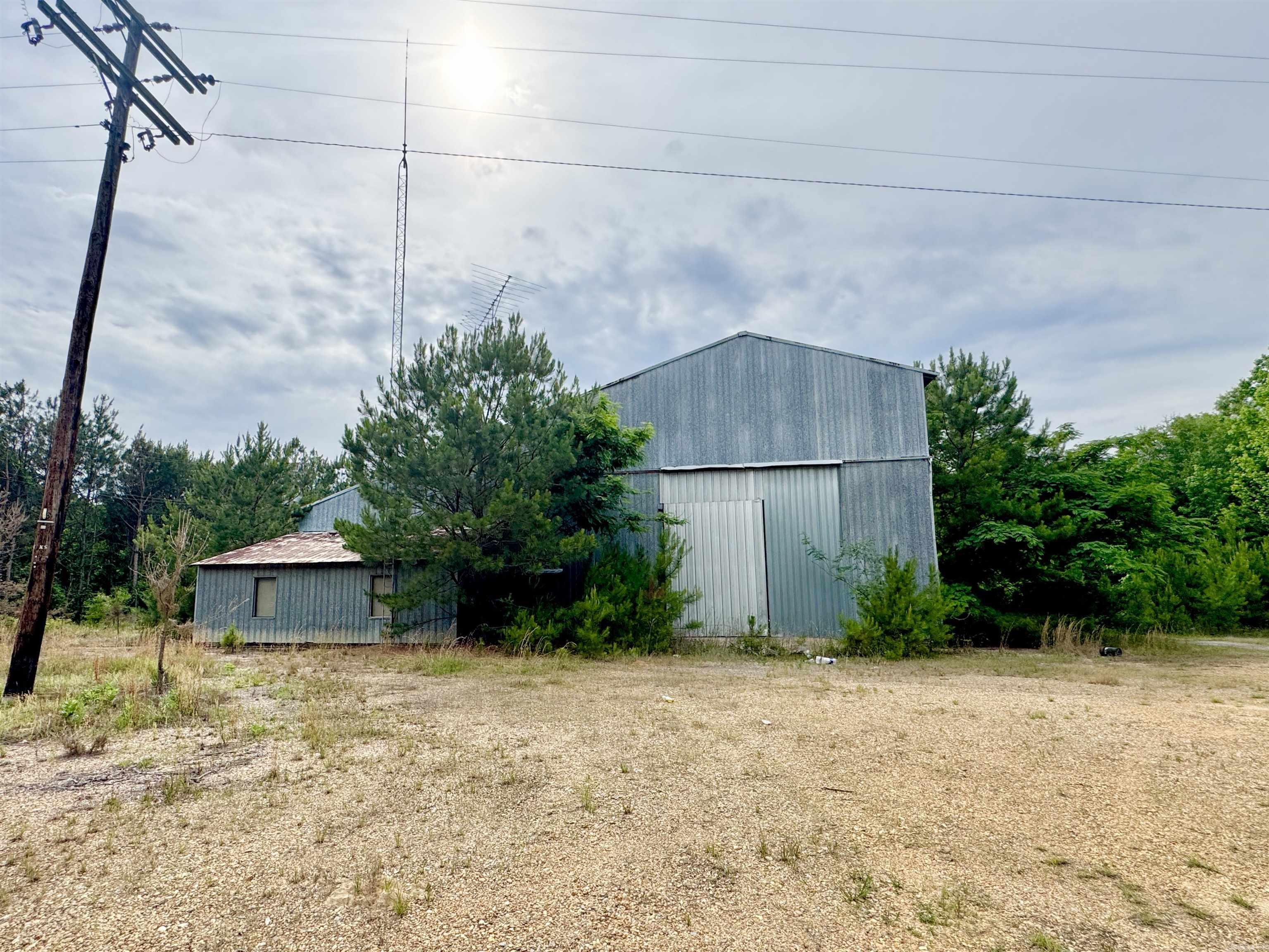 5917 Smackover Hwy Property Photo 1