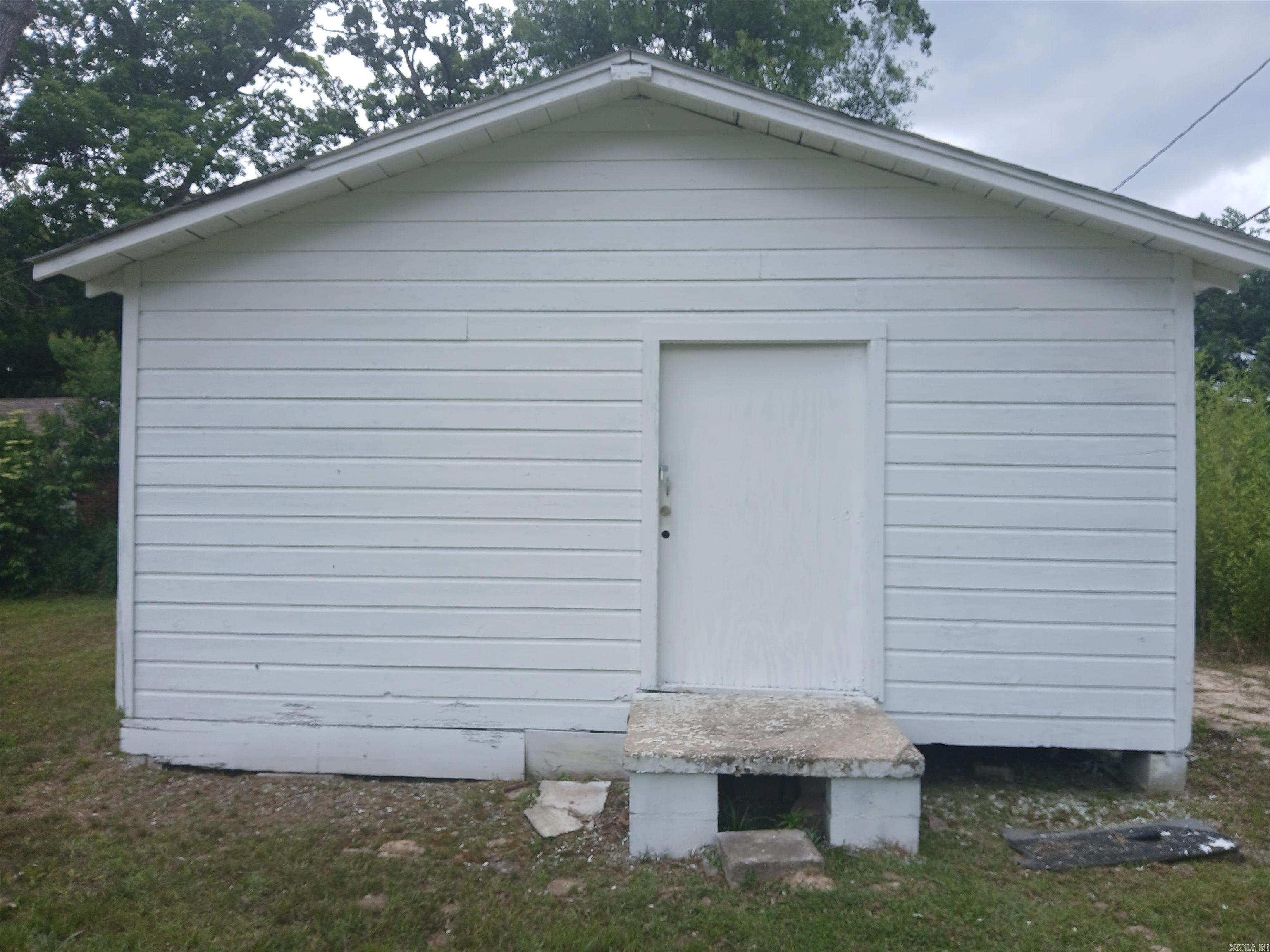 1616 W 32nd Avenue Property Photo 6