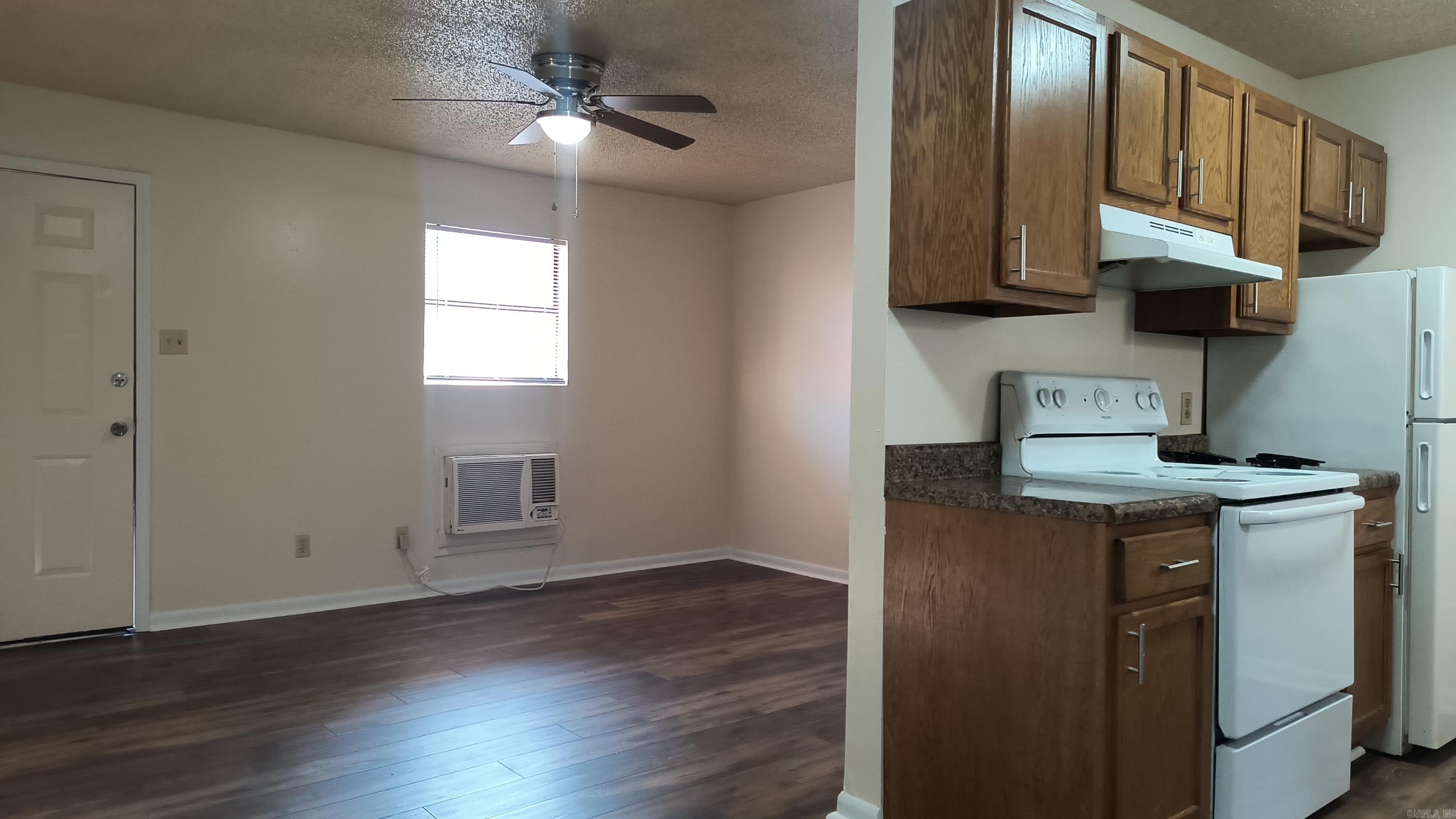 3720 Miramar Dr Property Photo 3
