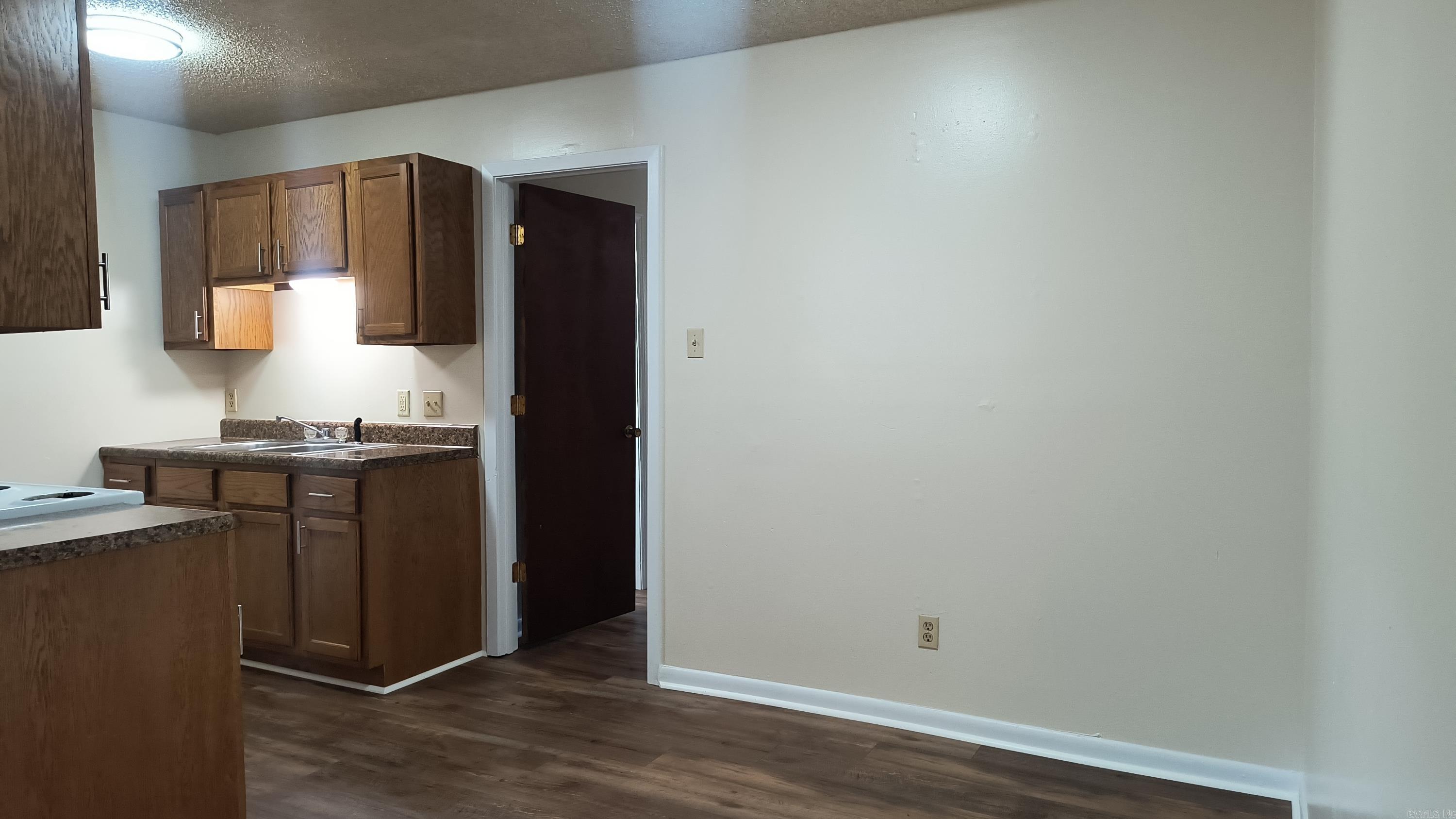 3720 Miramar Dr Property Photo 4