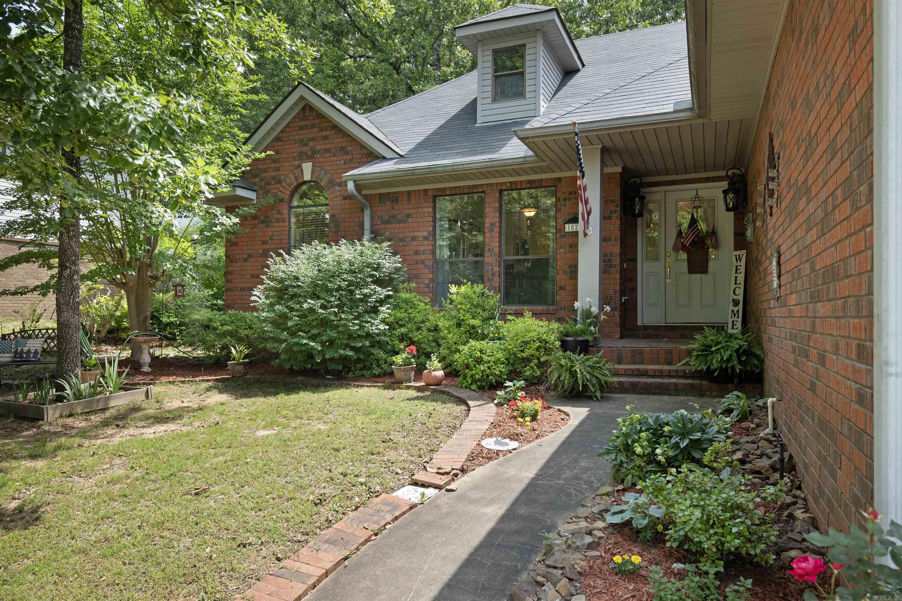 1025 Fox Run Road Property Photo 3