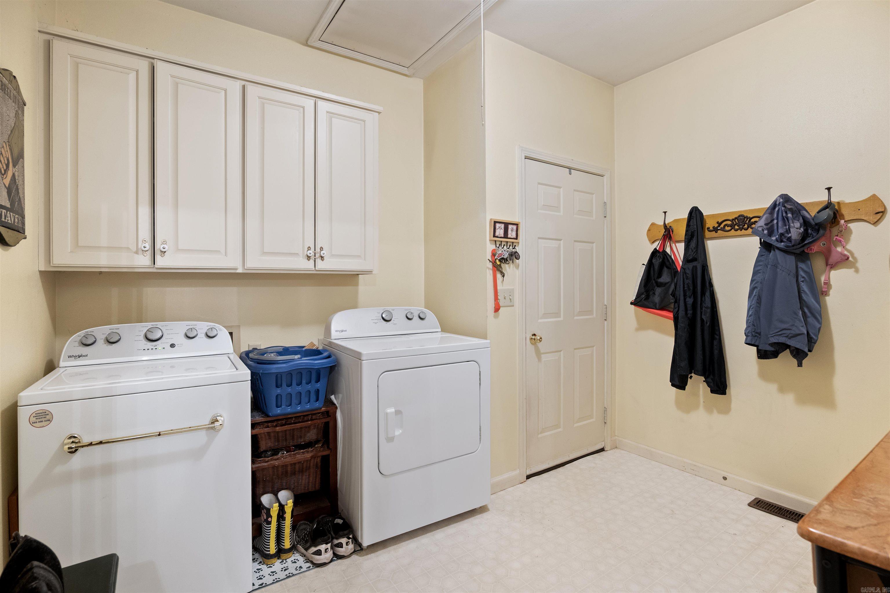 1025 Fox Run Road Property Photo 25