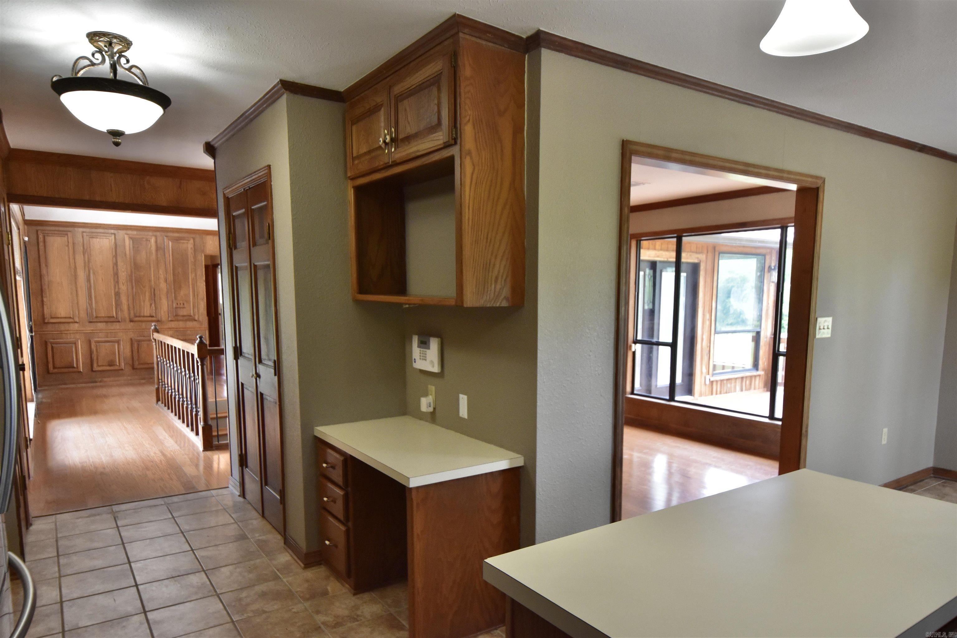 170 Riverview Dr Property Photo 8