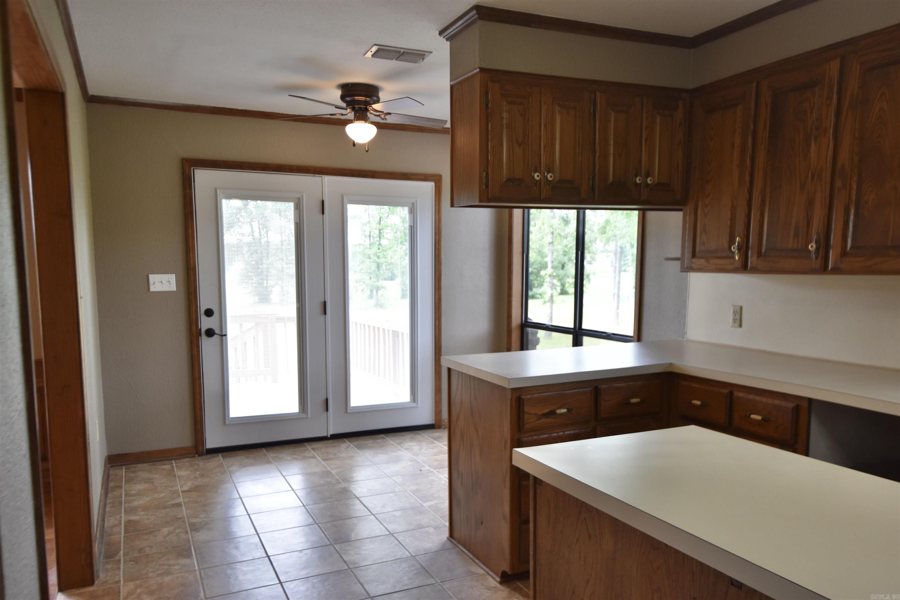 170 Riverview Dr Property Photo 9