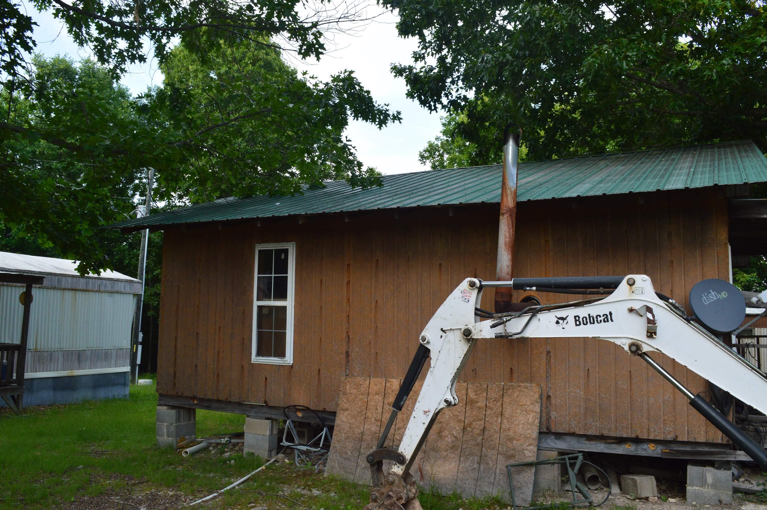 792 Gutter Road Property Photo 11