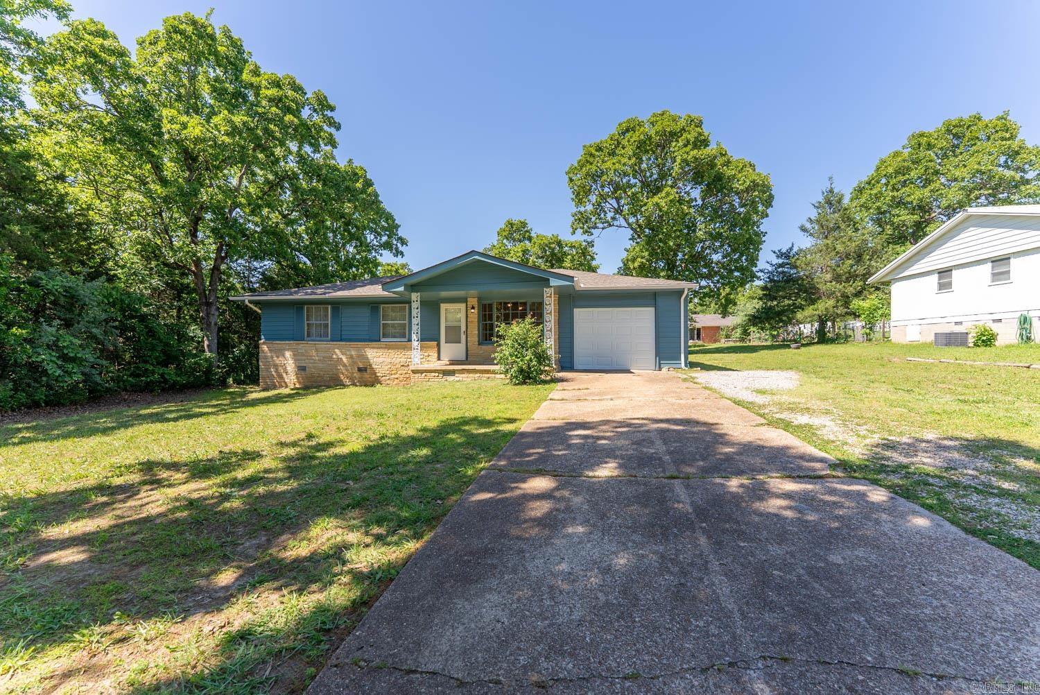 908 N Manor Drive Property Photo 6