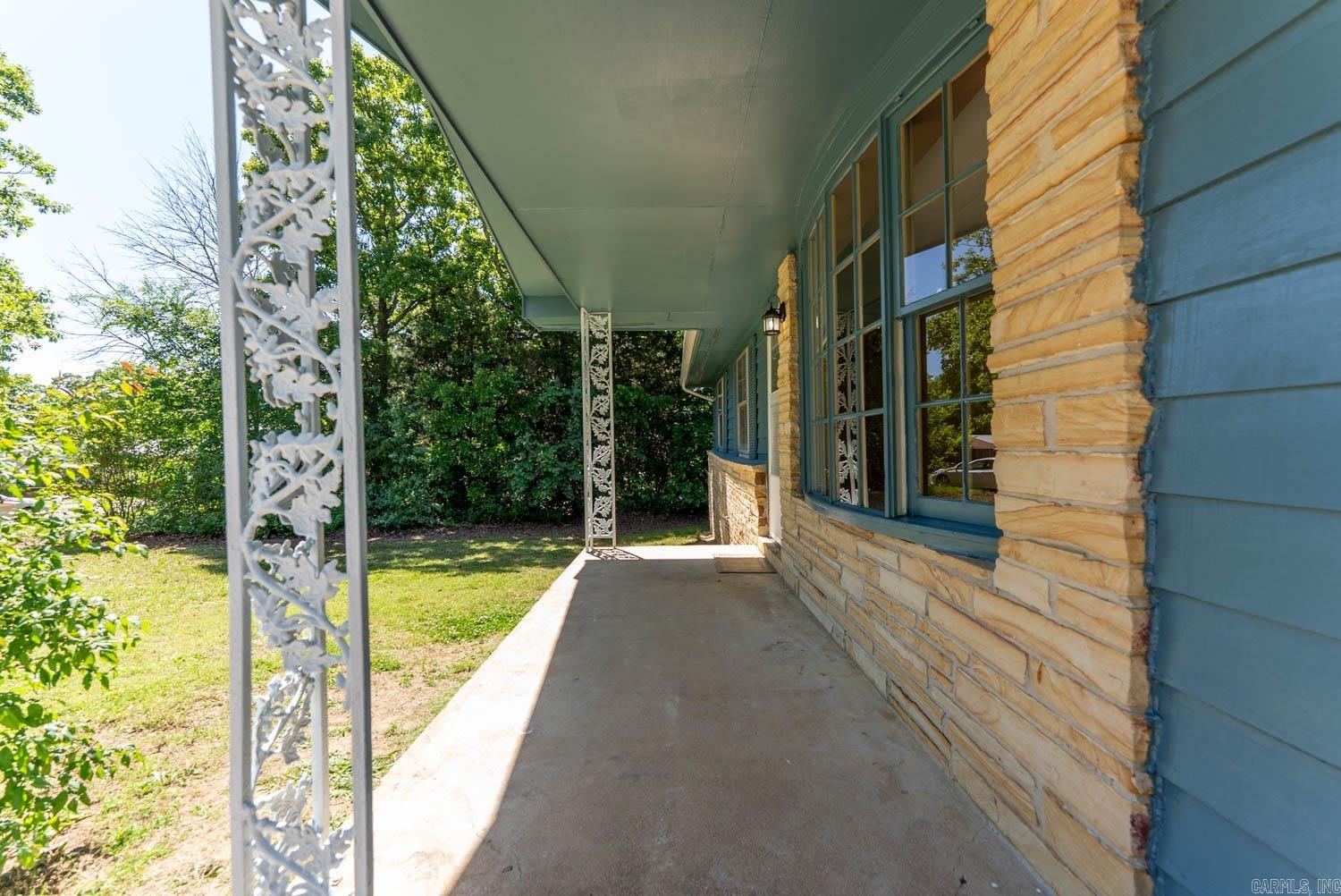 908 N Manor Drive Property Photo 10