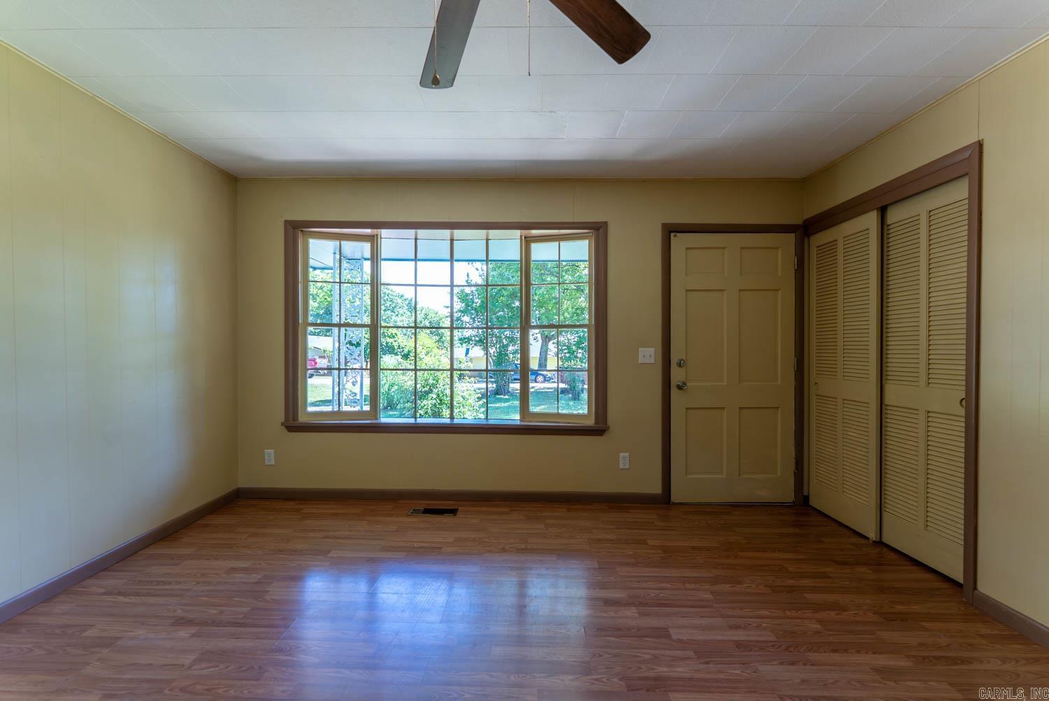 908 N Manor Drive Property Photo 12