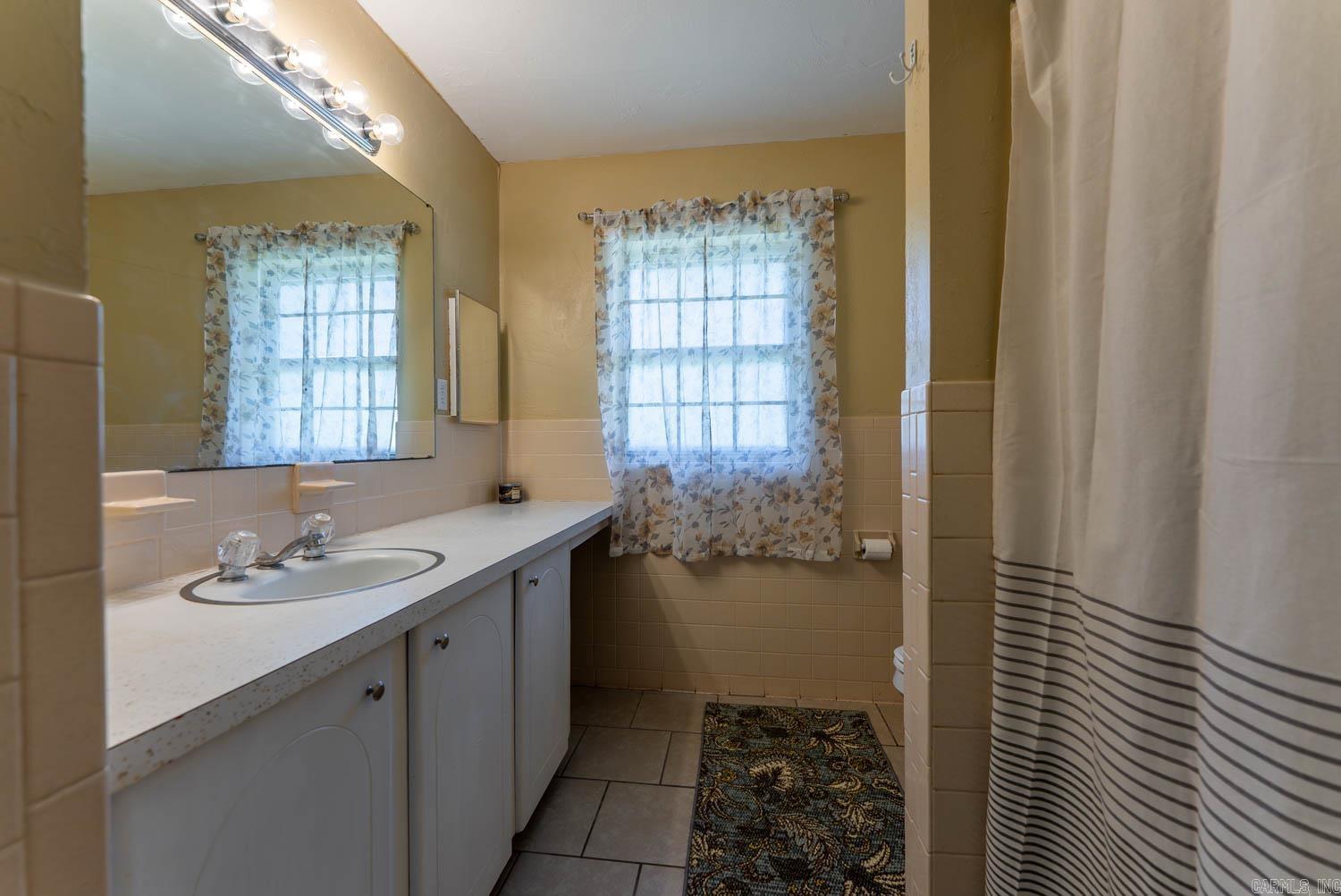 908 N Manor Drive Property Photo 20
