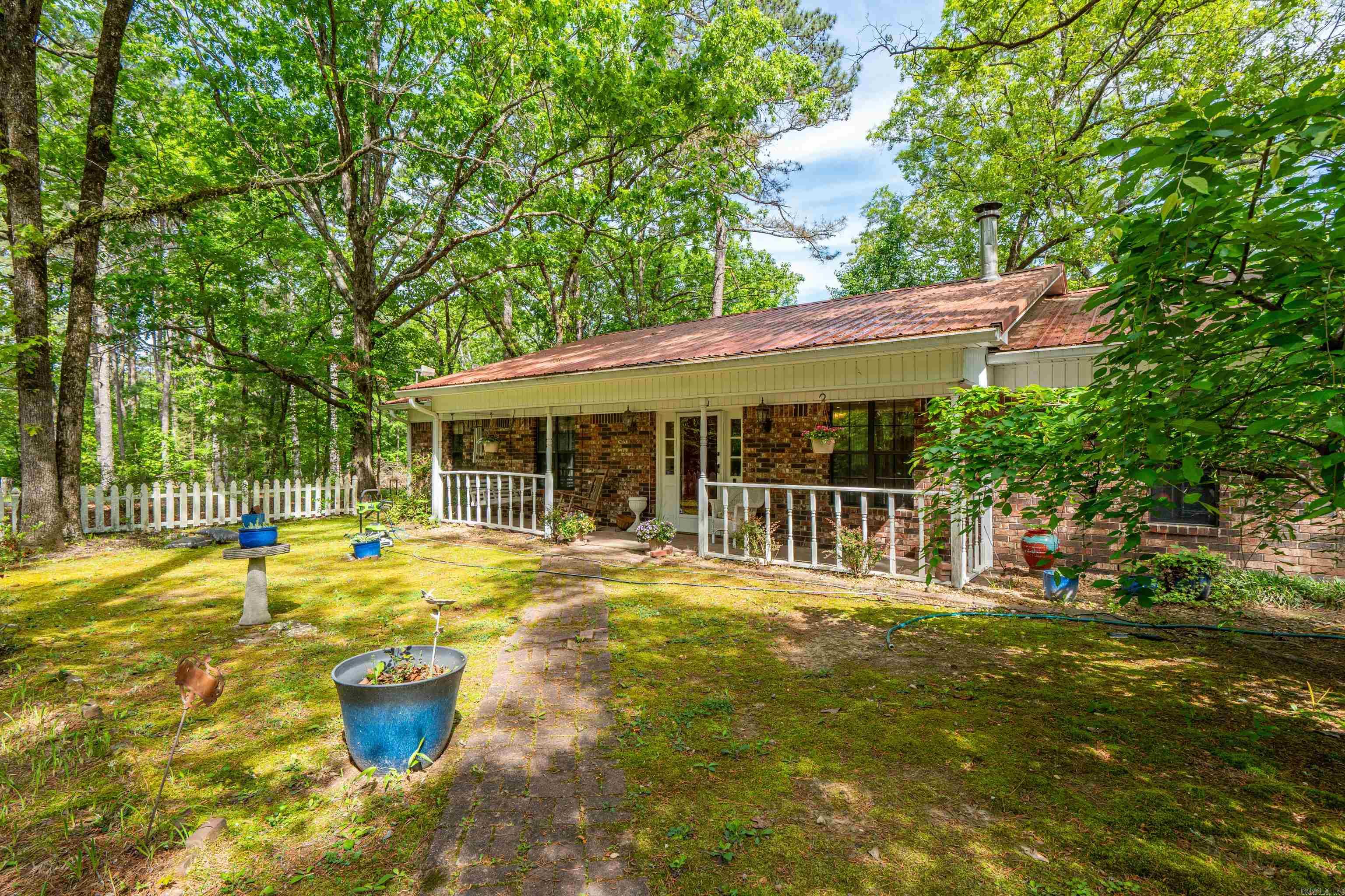 182 Omaha Lane Property Photo 4