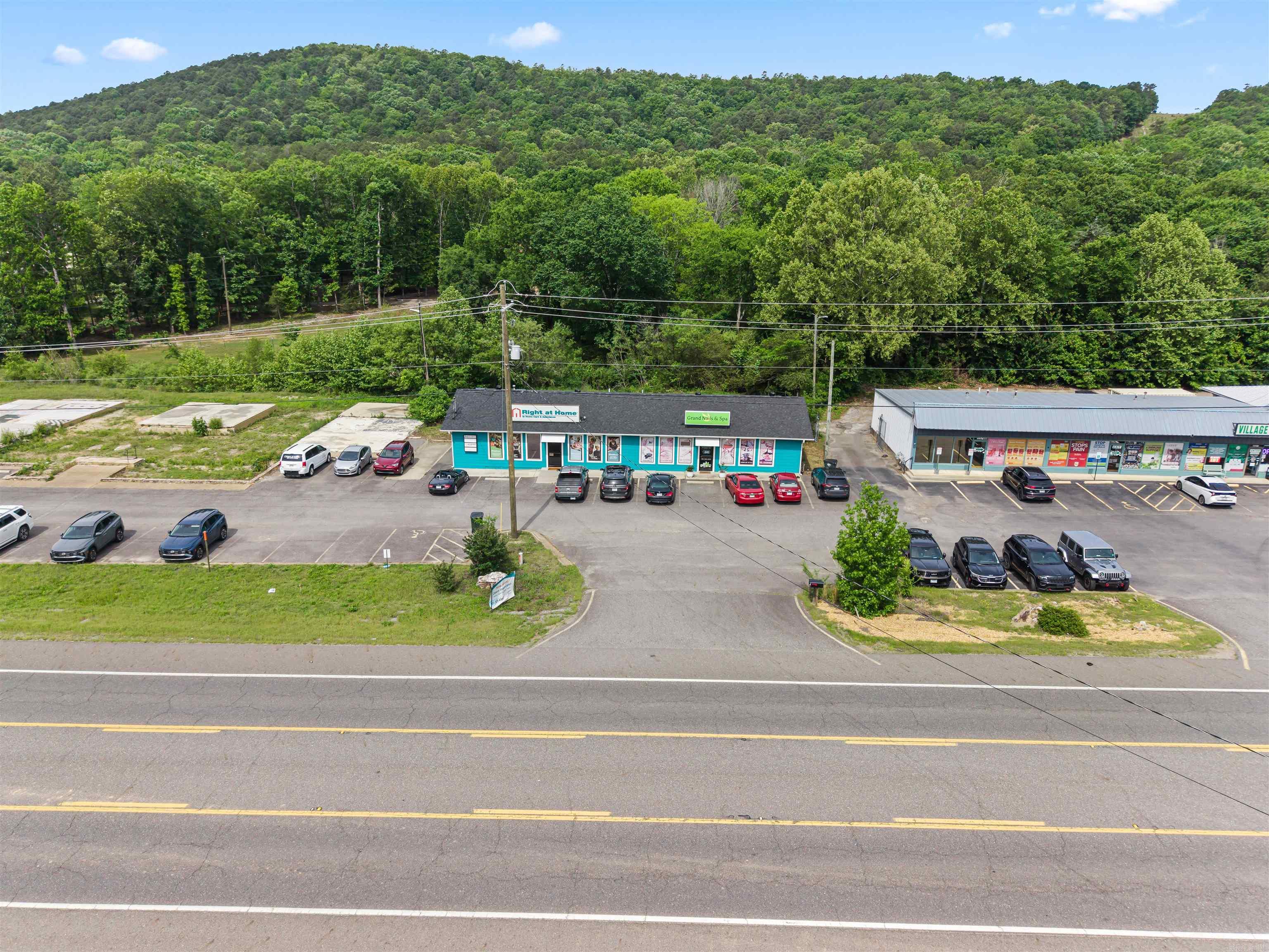 3903 N Highway 7 Property Photo 6