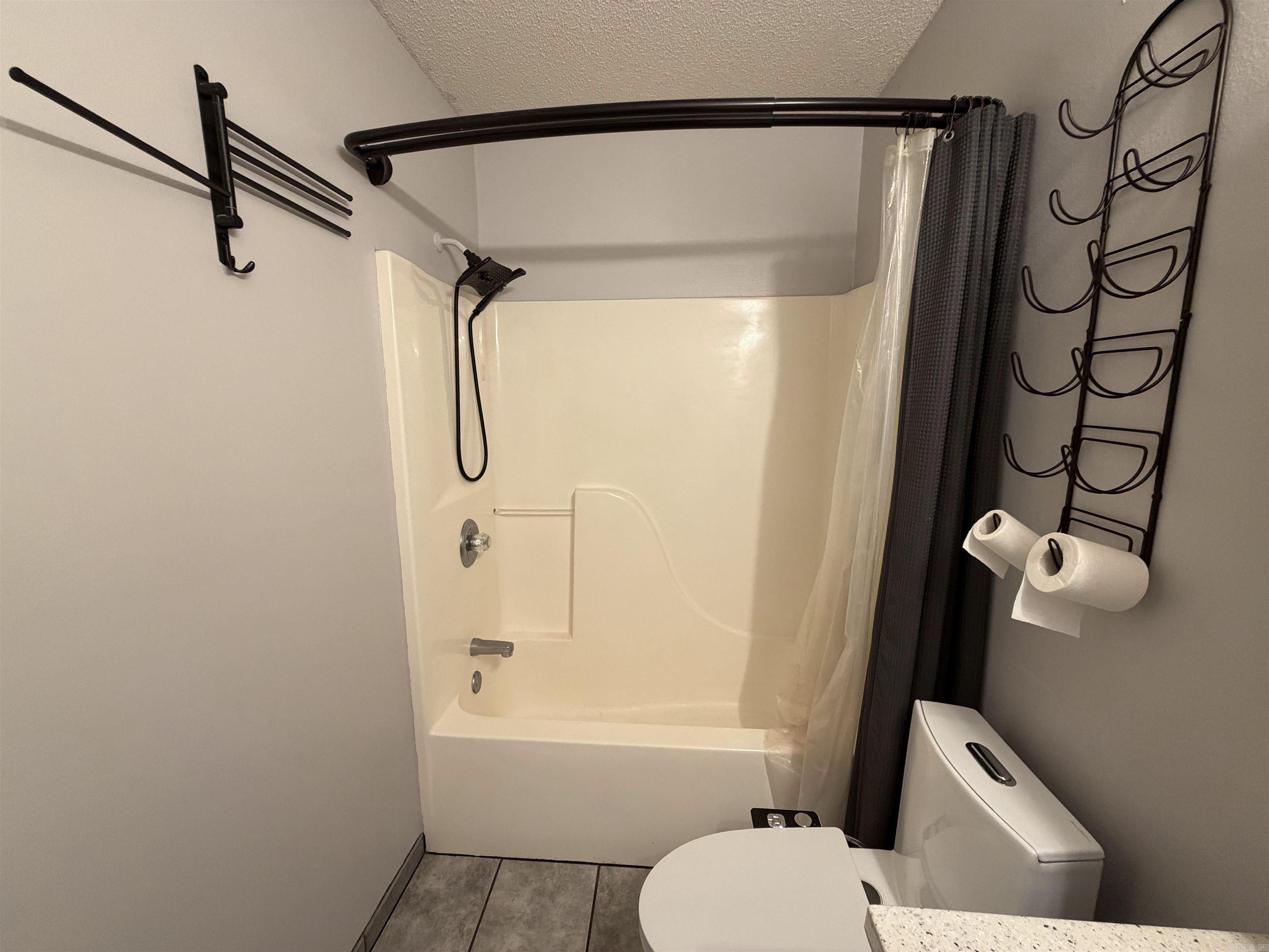 3913 Kingsberry Drive Property Photo 23