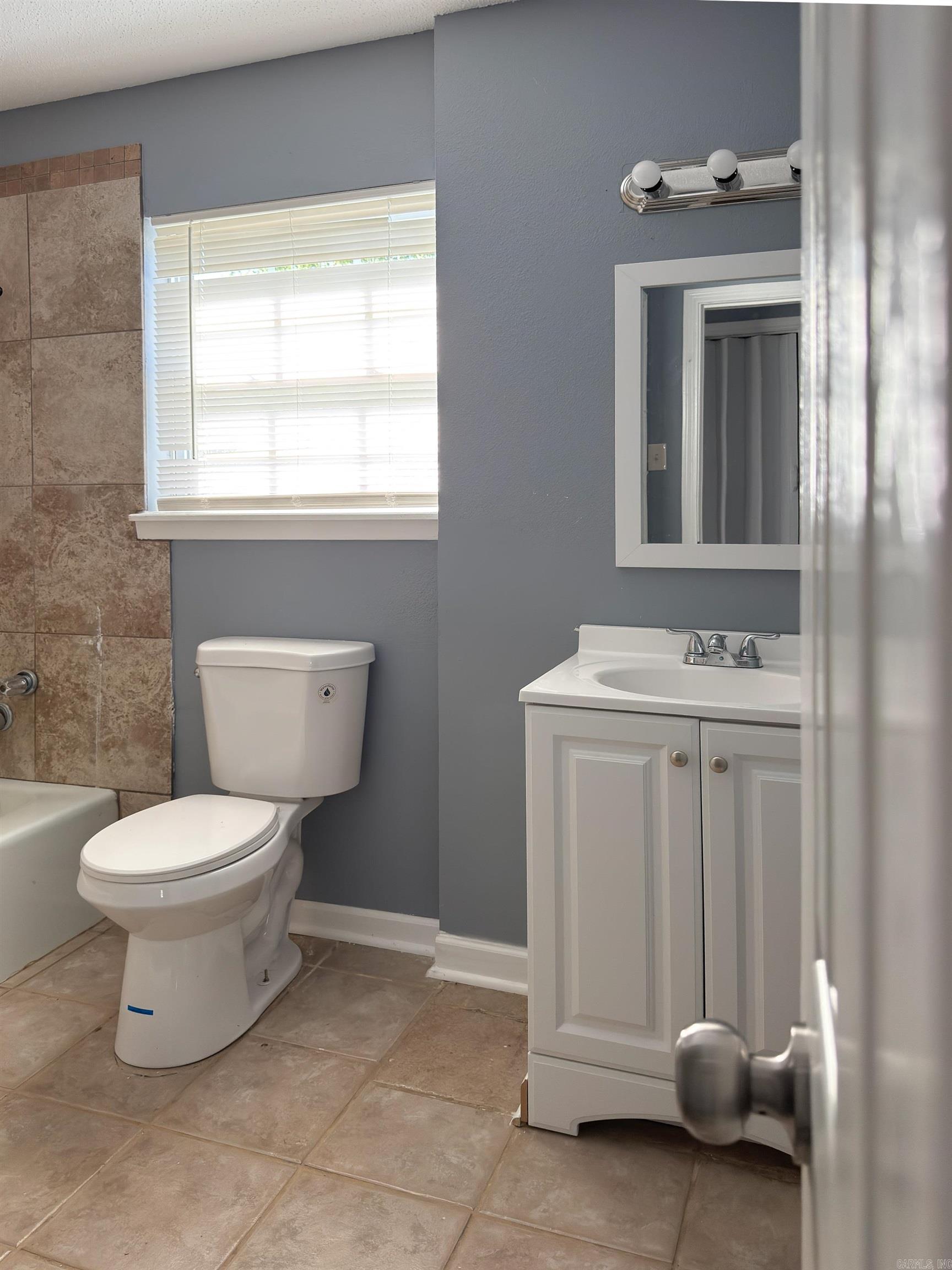 13801 Clayton Property Photo 9