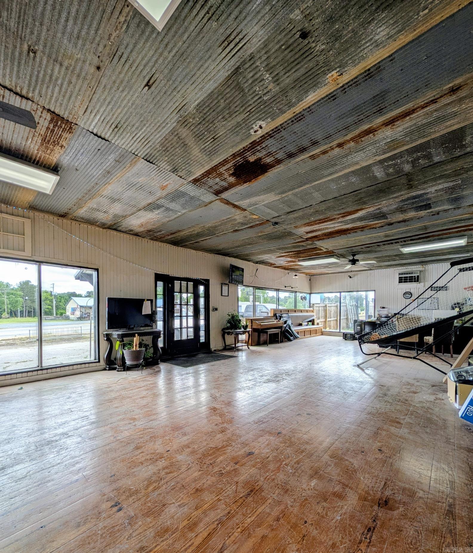 1601 Hwy 71 Highway Property Photo 2