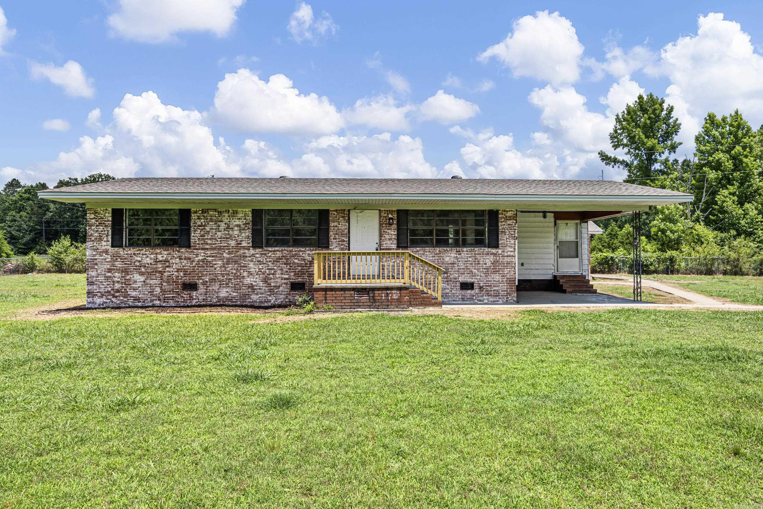 3516 N 9 Highway Property Photo 1