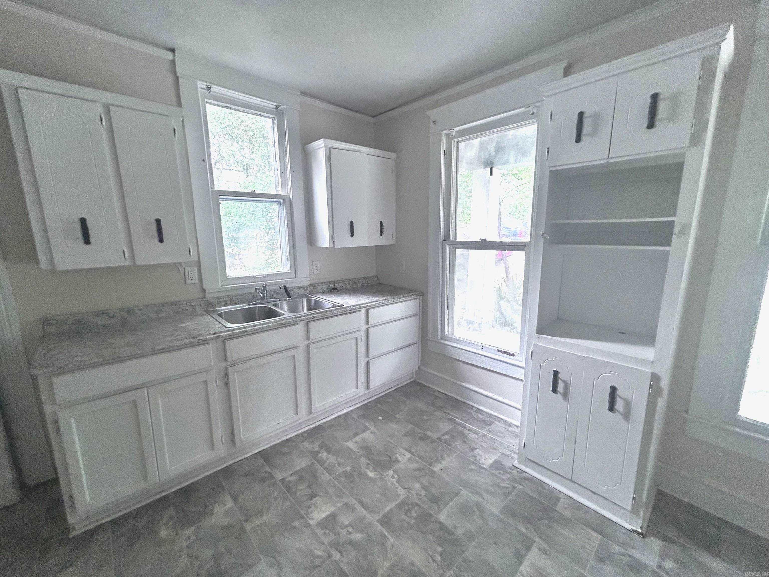 3304 Marshall Street Property Photo 6