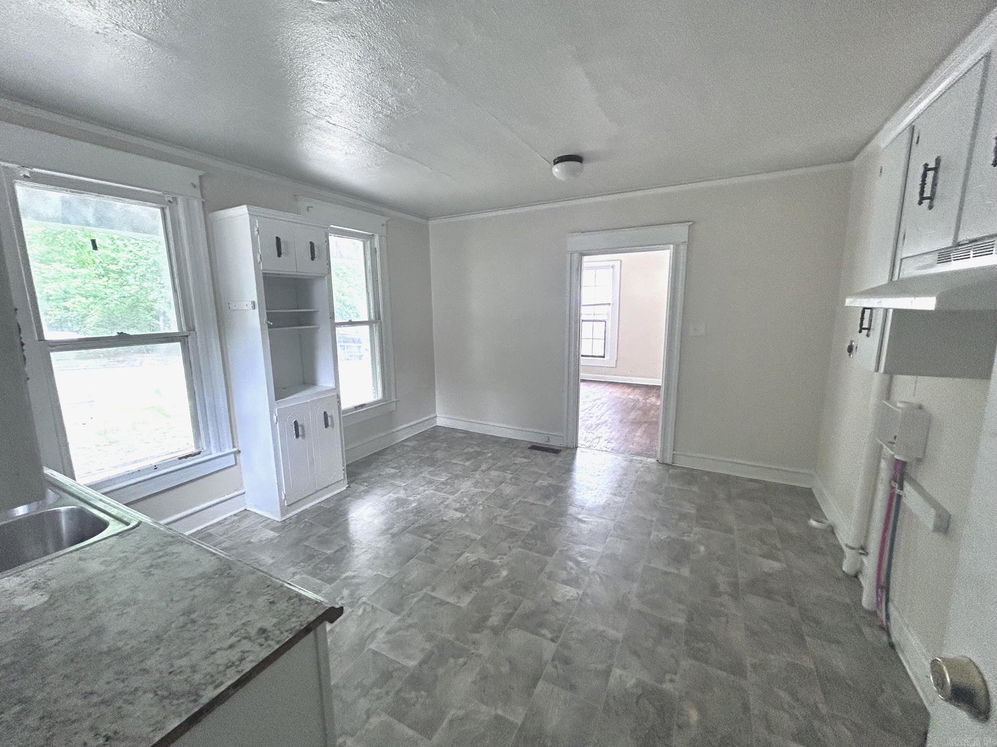 3304 Marshall Street Property Photo 8