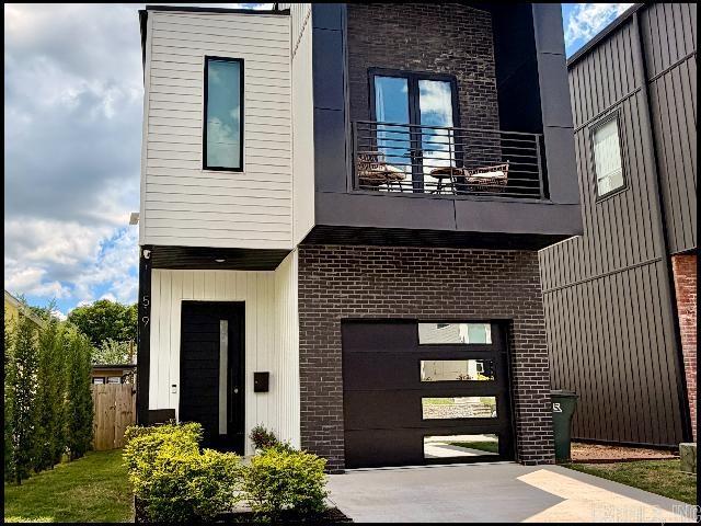519 E 17th Street Property Photo 1