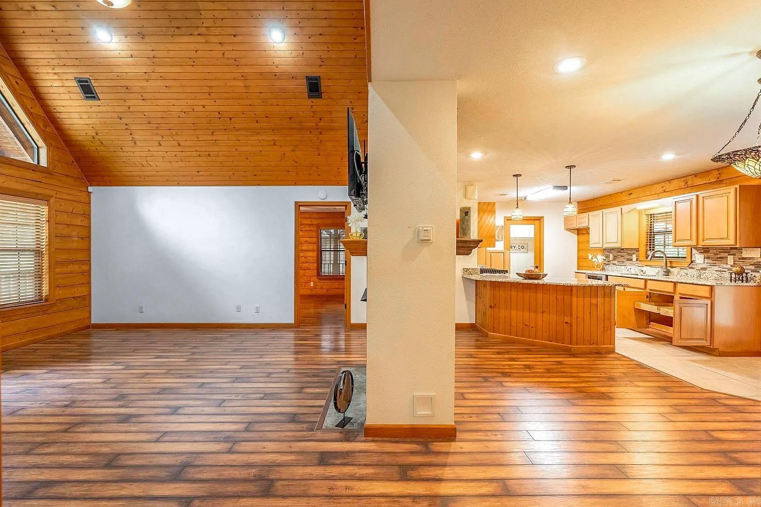 2340 Fairview Road Property Photo 4