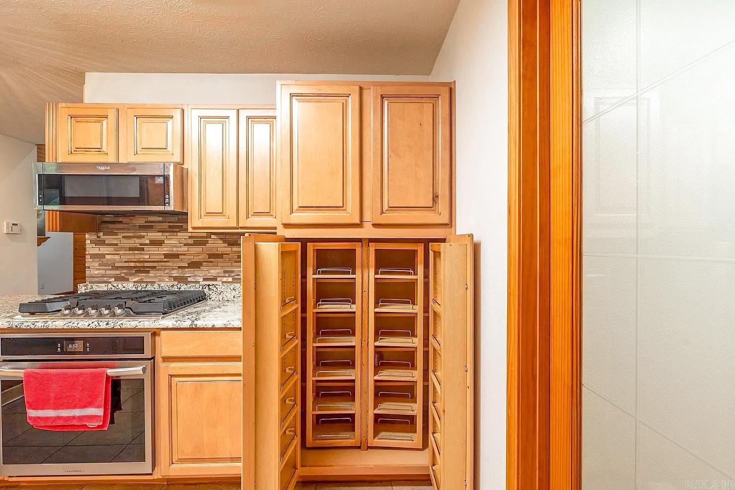 2340 Fairview Road Property Photo 8