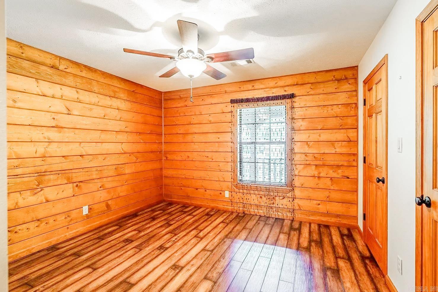 2340 Fairview Road Property Photo 14