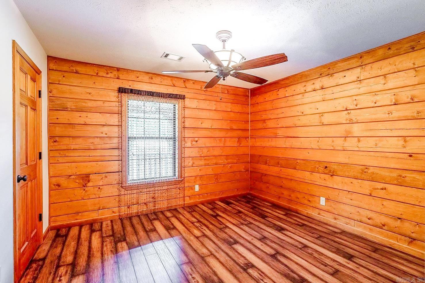 2340 Fairview Road Property Photo 17