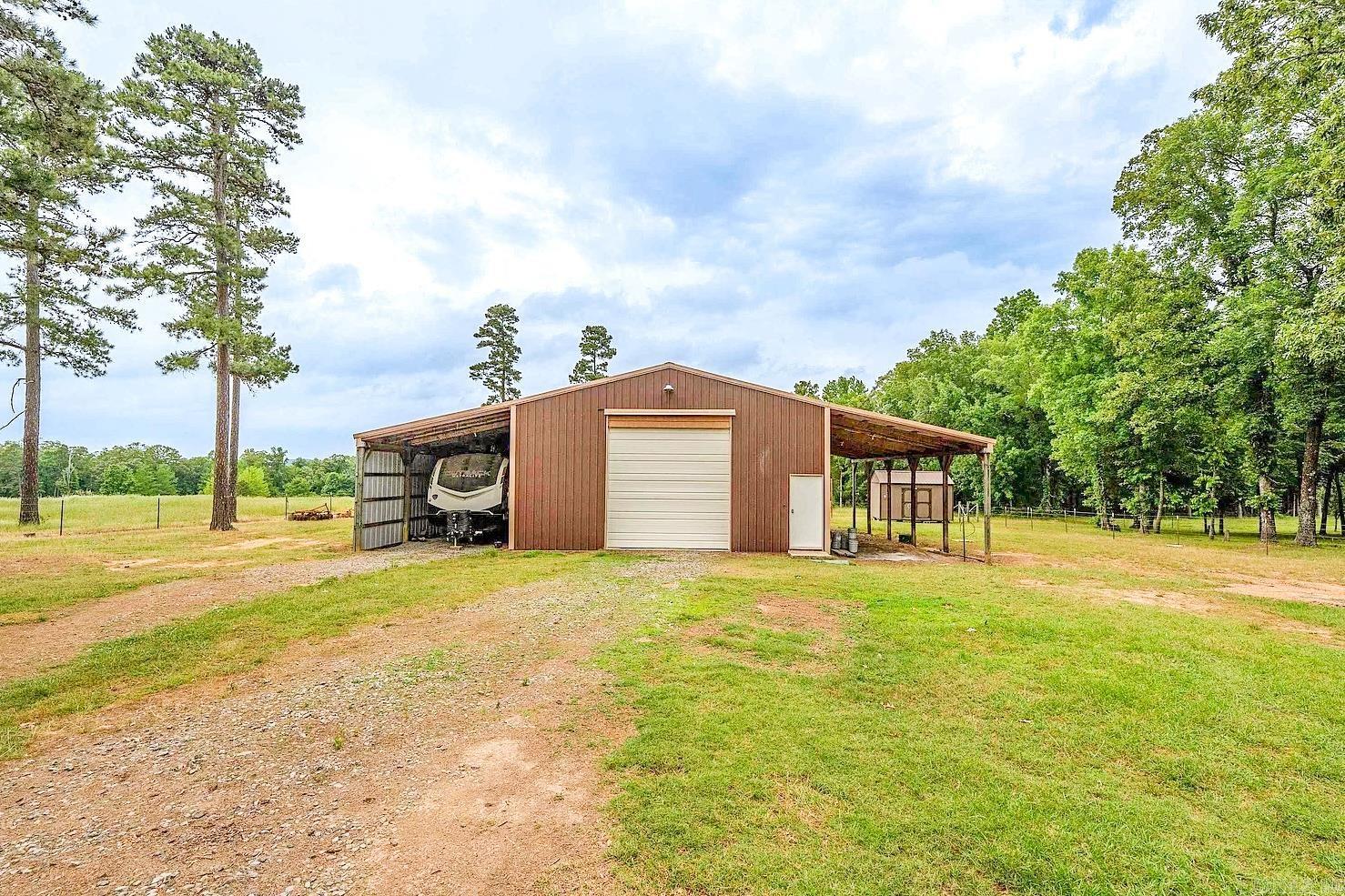 2340 Fairview Road Property Photo 24