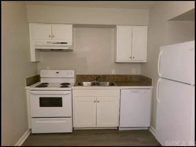 101 Ellis Drive Unit P Property Photo 6