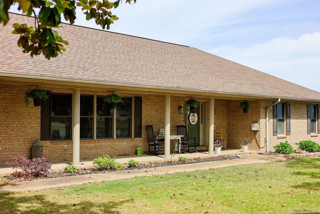 6056 Highway 11 N Property Photo 2
