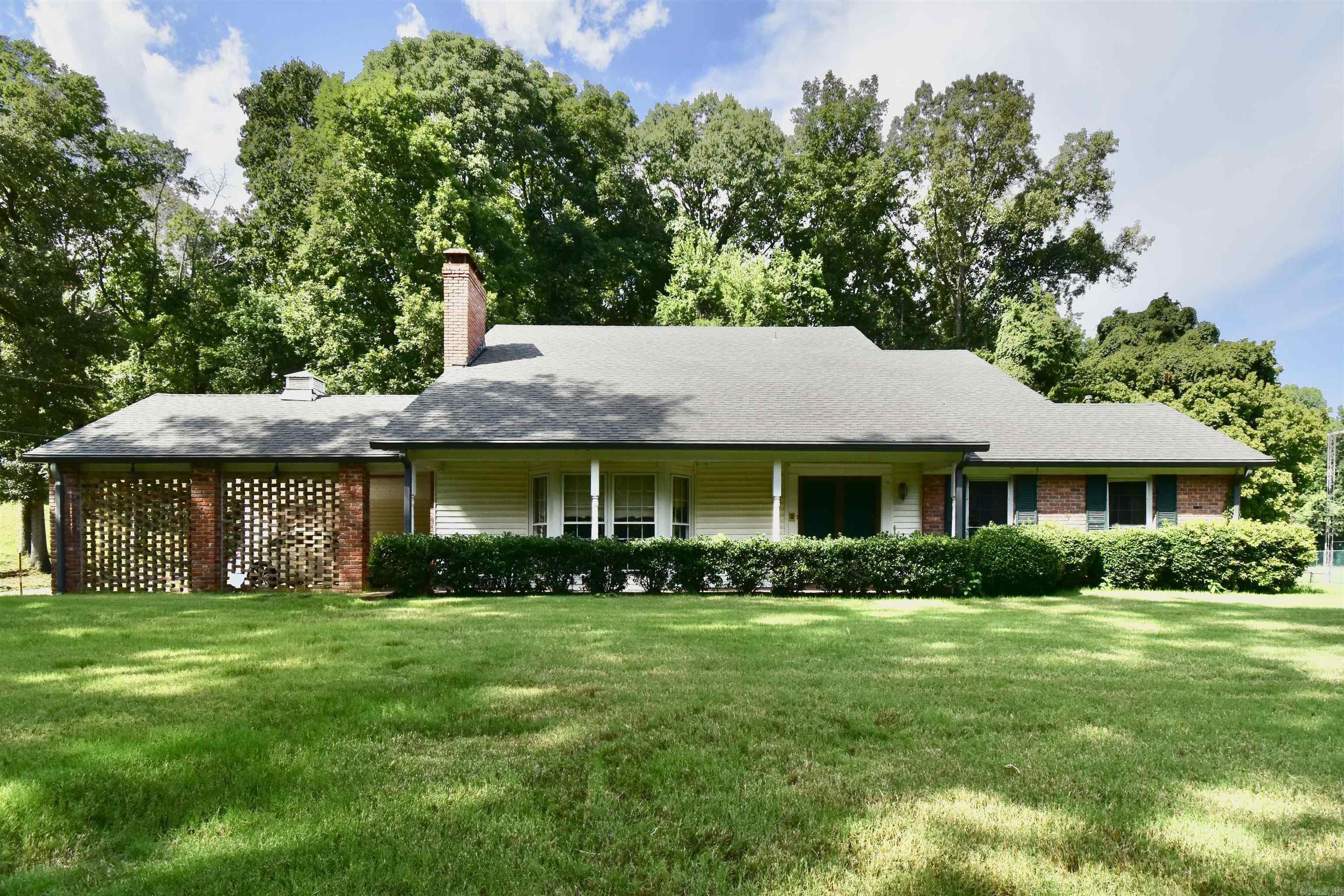 100 Quapaw Trail Property Photo 1