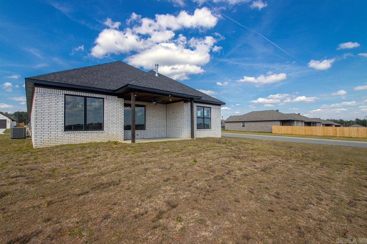 101 Kelton Lane Property Photo 8