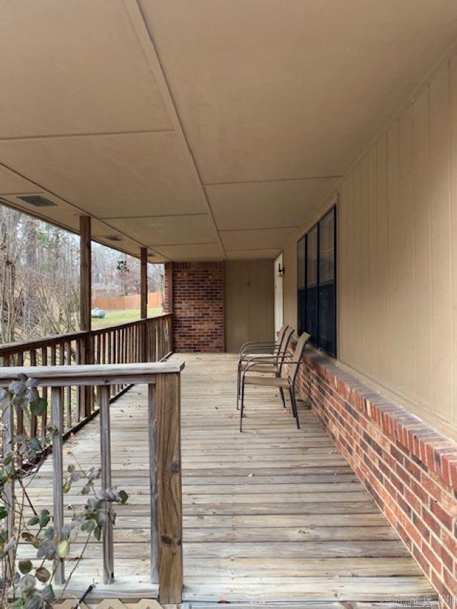 910 Oakland Drive Property Photo 4